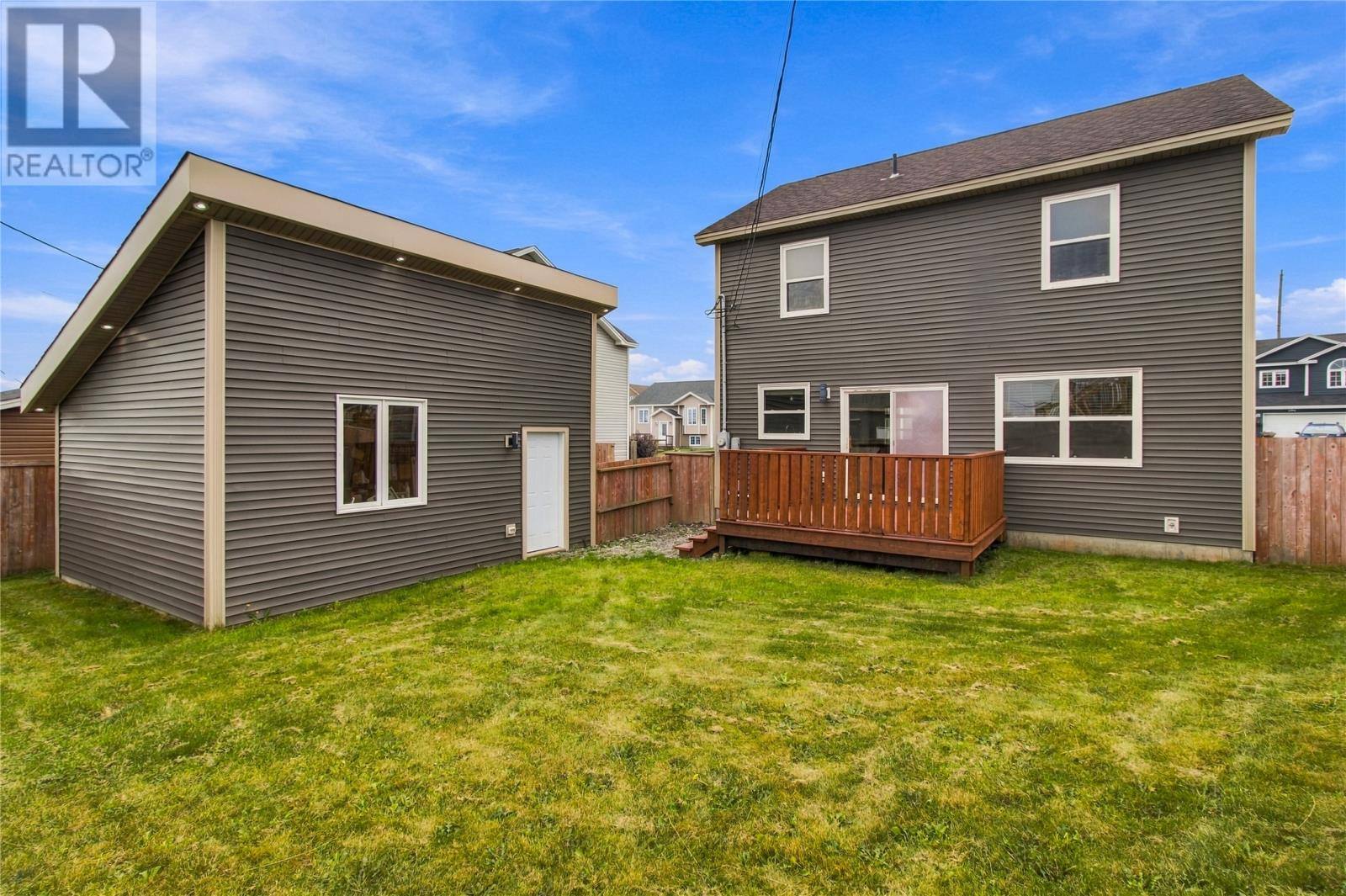 64 Magee Drive, photo 2 of 45