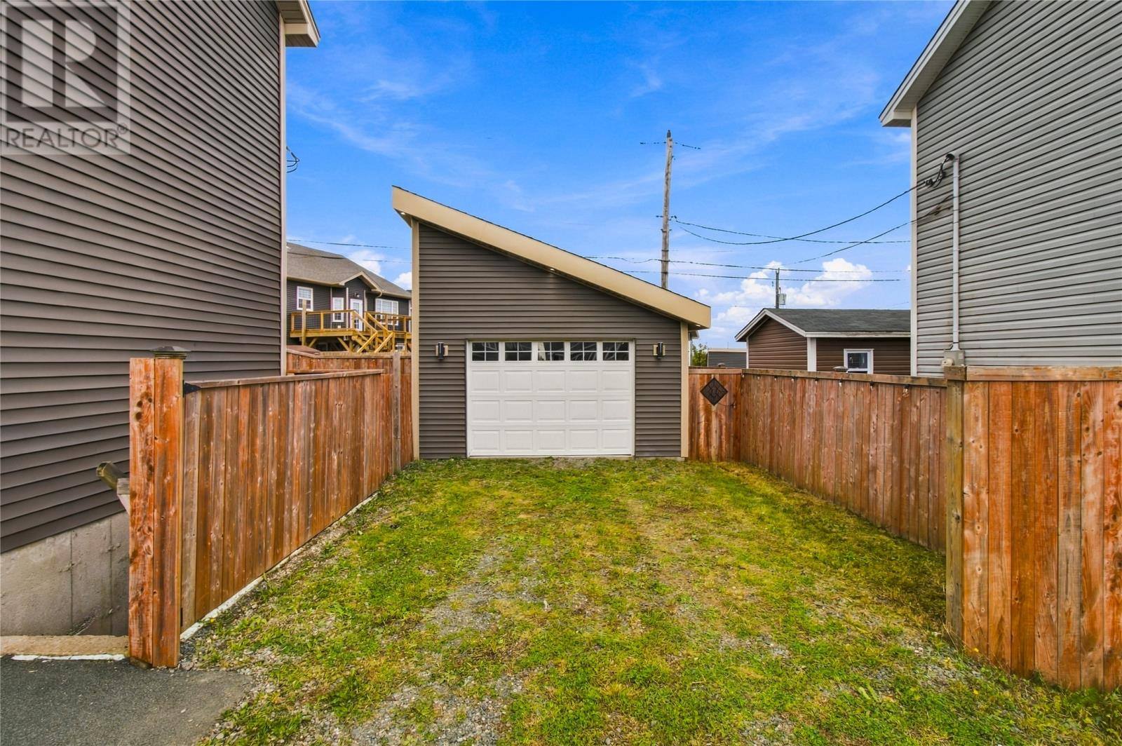 64 Magee Drive, photo 3 of 45