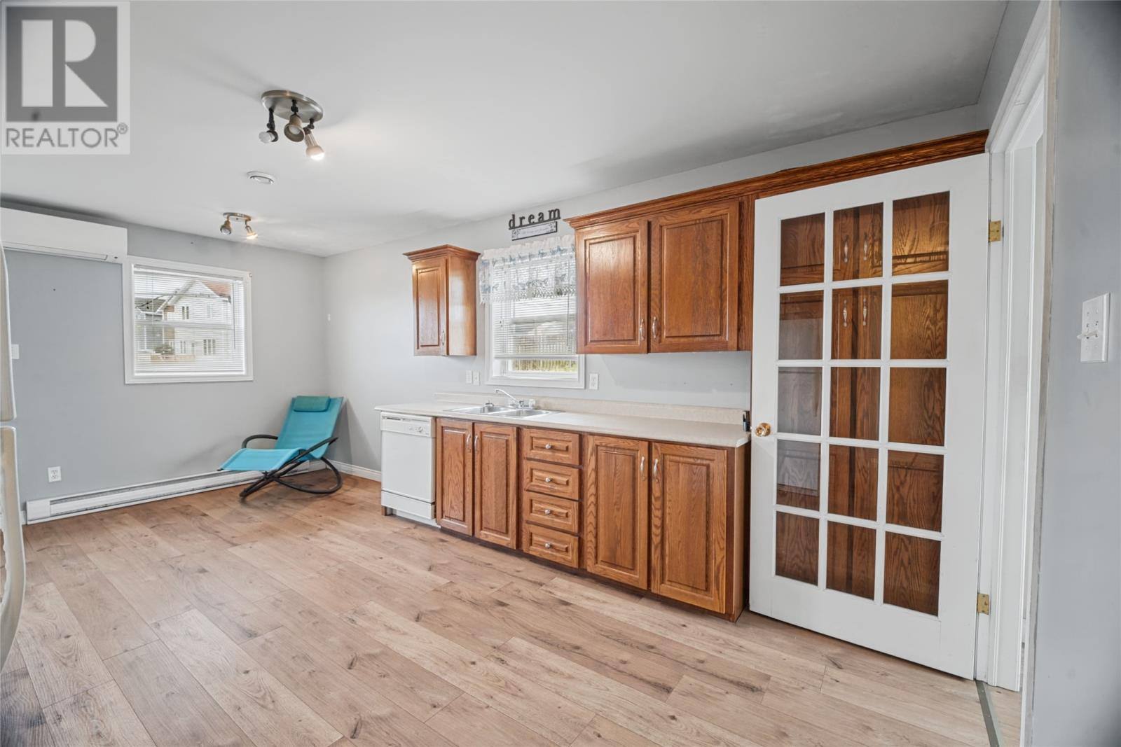214 Farrell Drive, photo 3 of 17