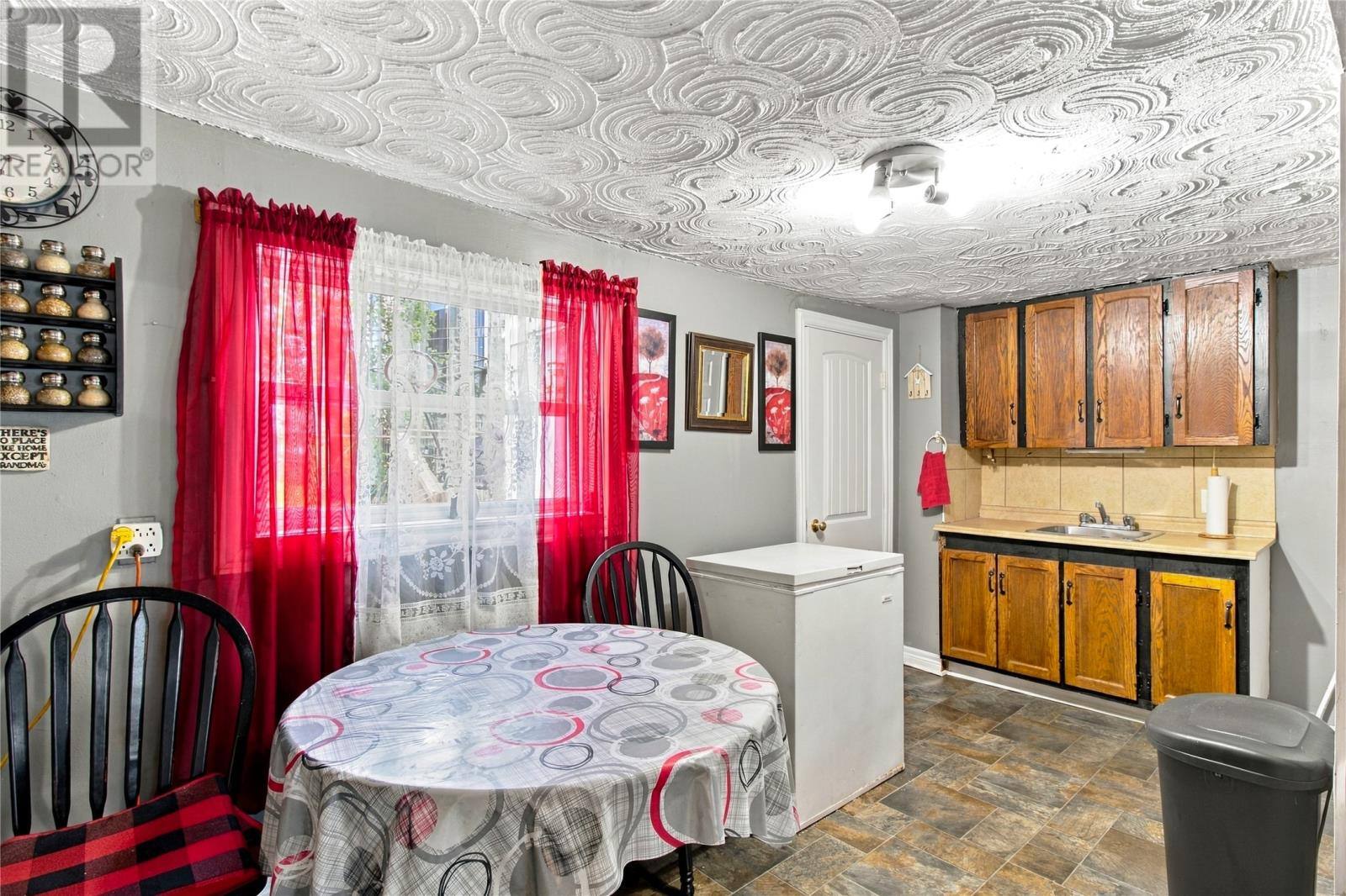 38 Brazil Street, photo 8 of 19