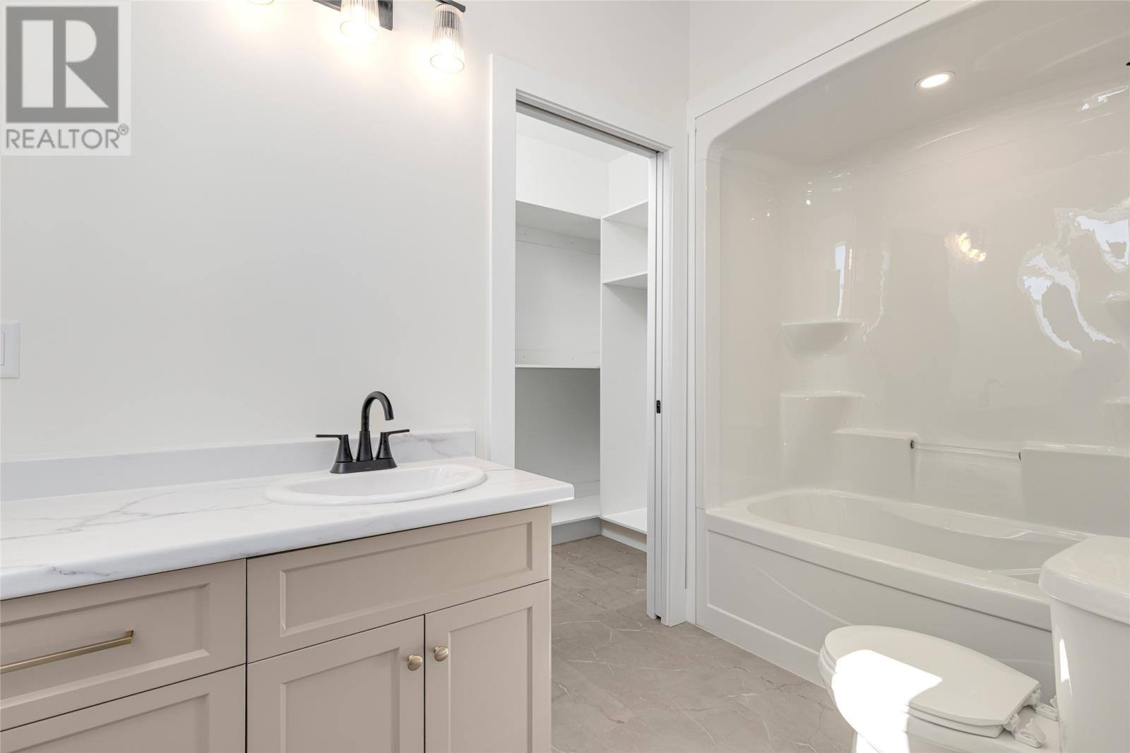 101 Trenton Drive, photo 10 of 20