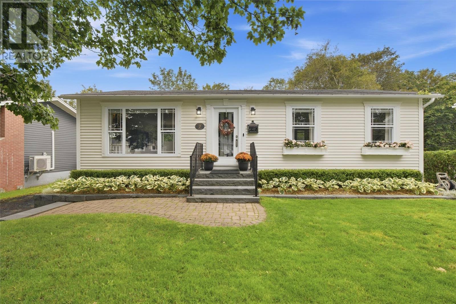 7 Halifax Street, photo 1 of 32