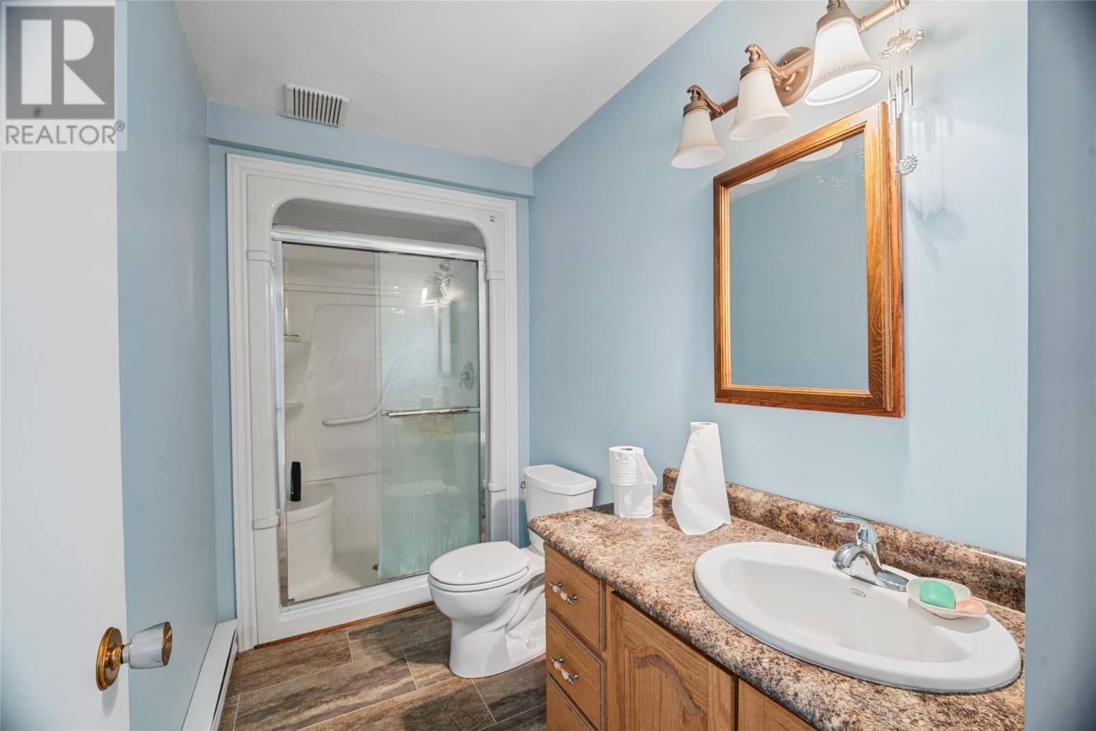 36 Elizabeth Drive, photo 14 of 25