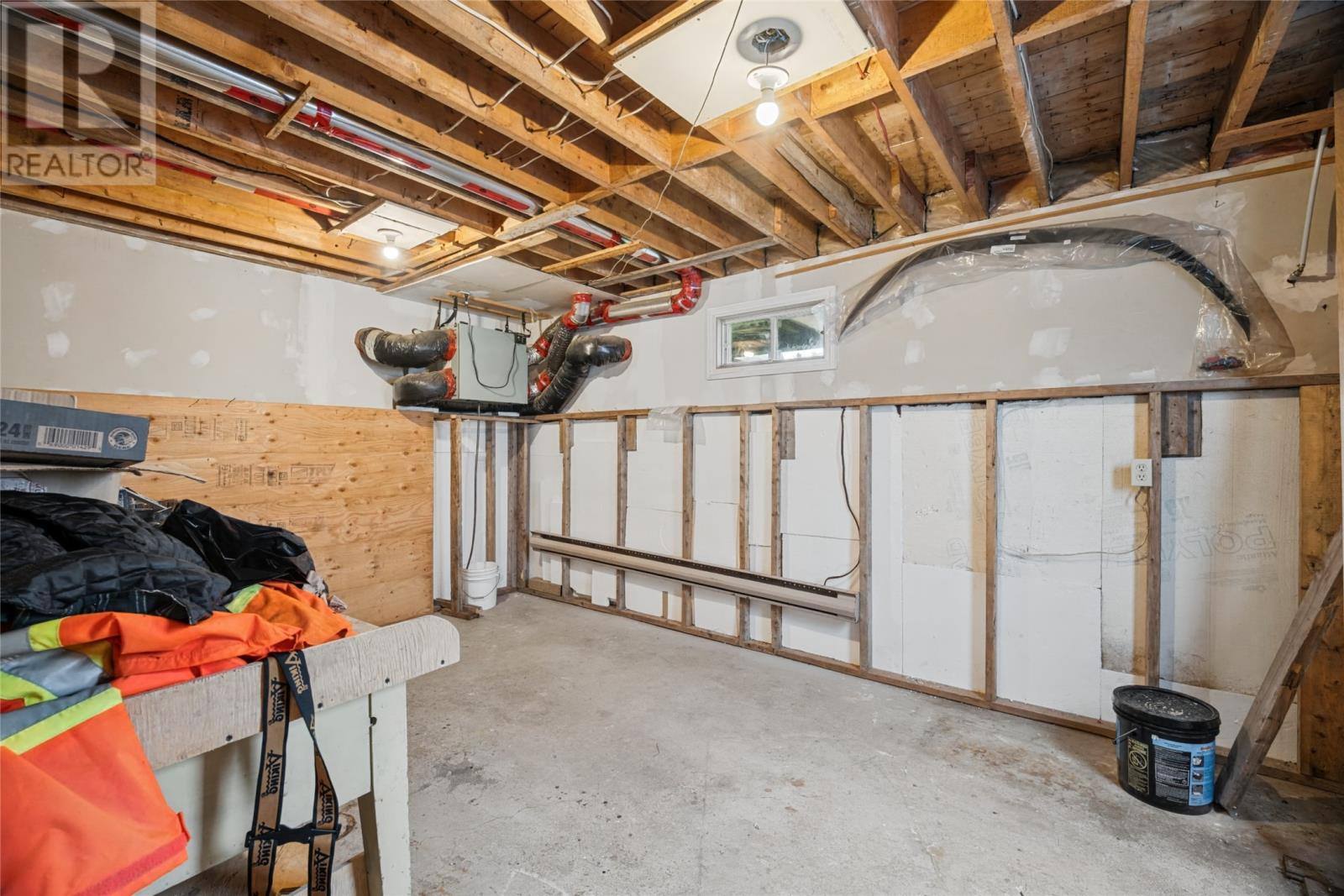 36 Elizabeth Drive, photo 16 of 25