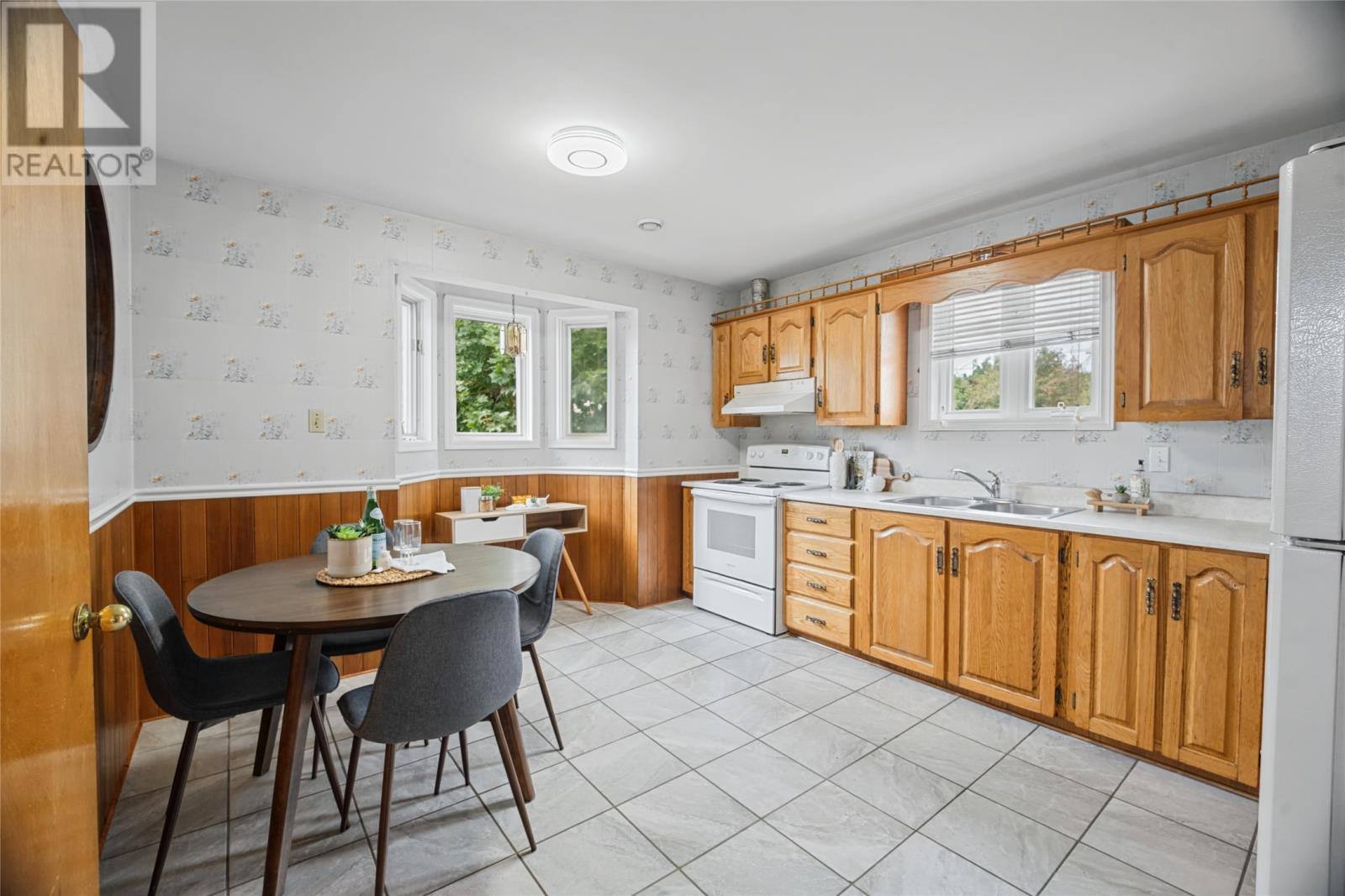 36 Elizabeth Drive, photo 6 of 25