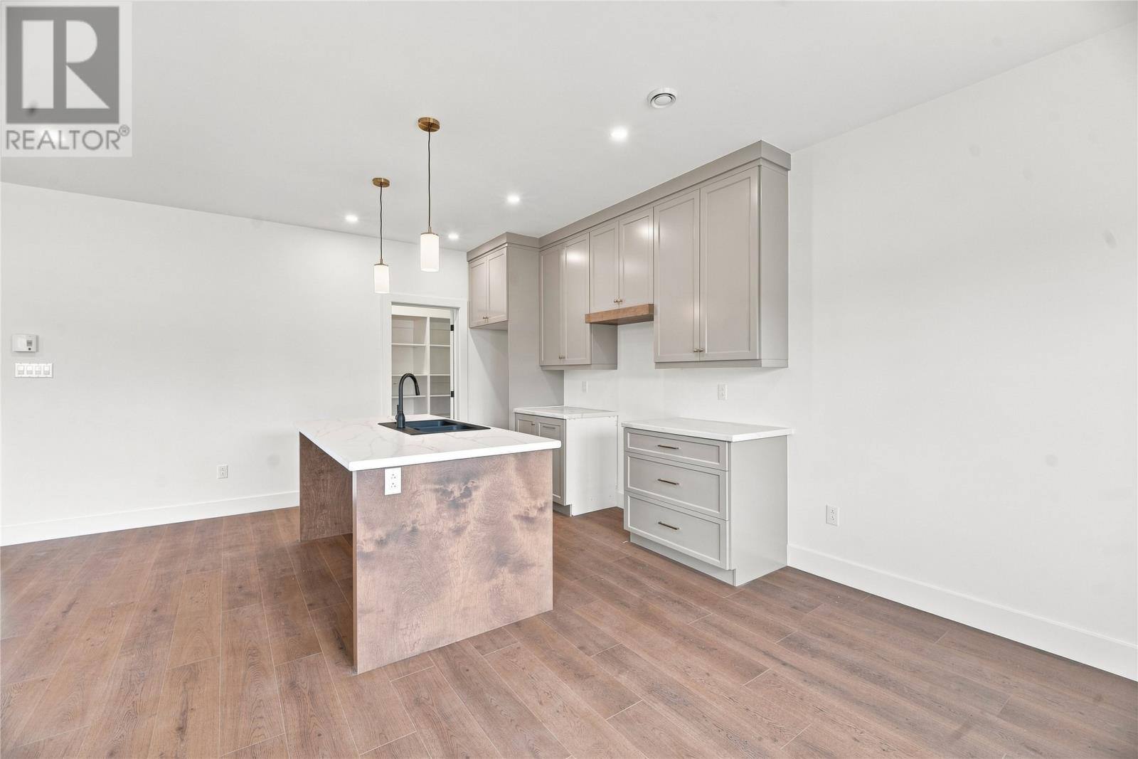 104 Trenton Drive, photo 6 of 31
