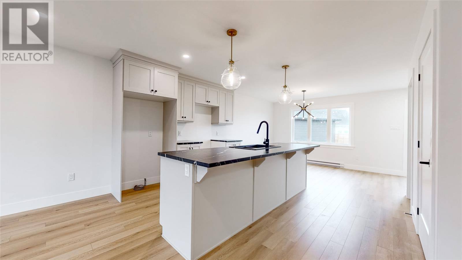 8 Walnut Street, photo 10 of 24
