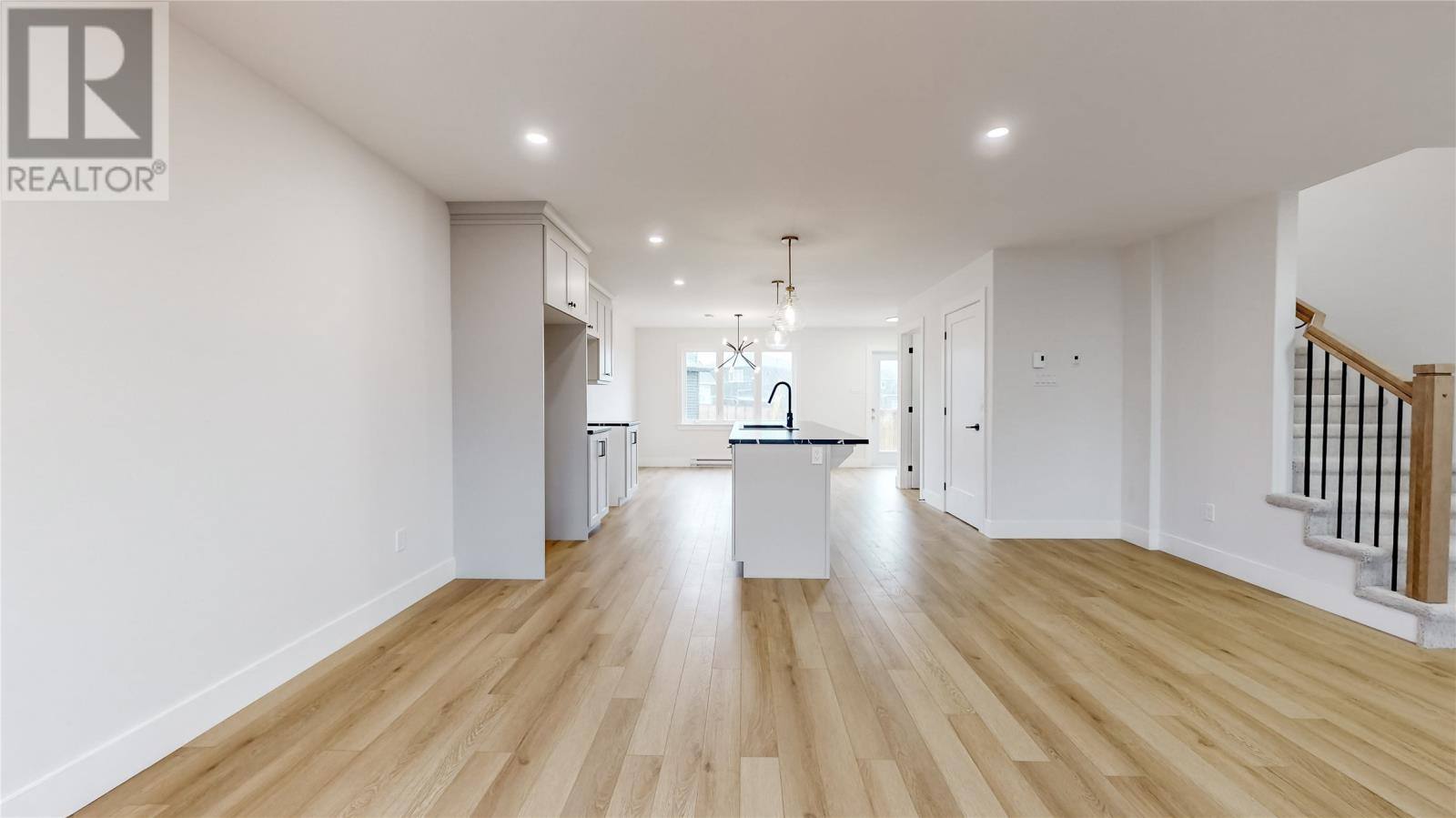 8 Walnut Street, photo 8 of 24