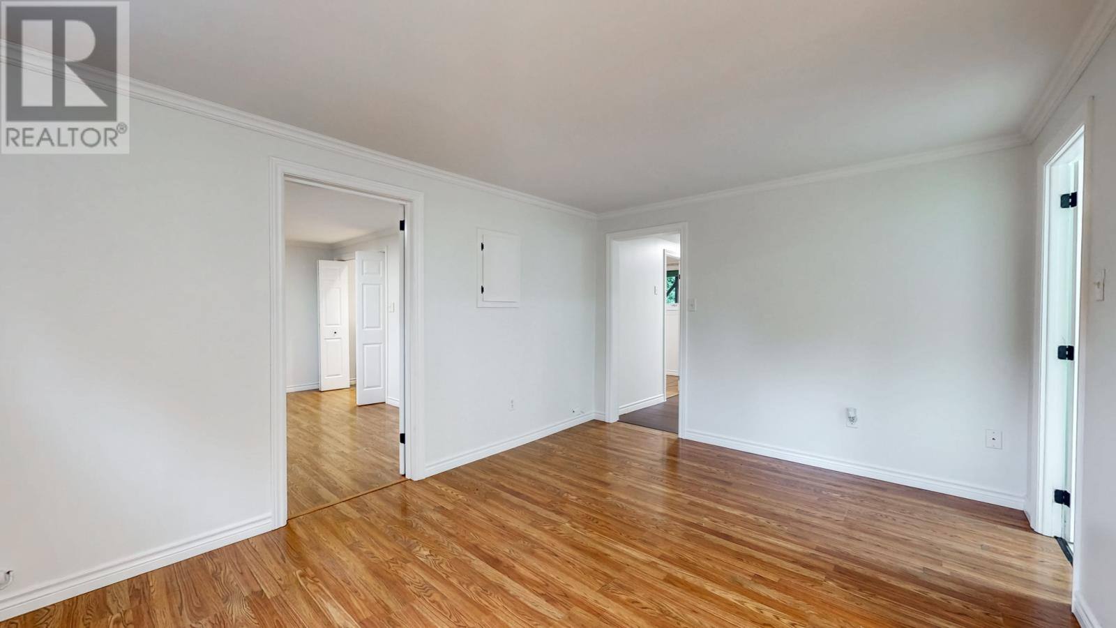 215 Canada Drive, photo 27 of 44