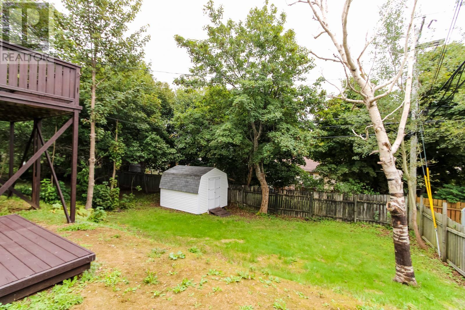 215 Canada Drive, photo 42 of 44