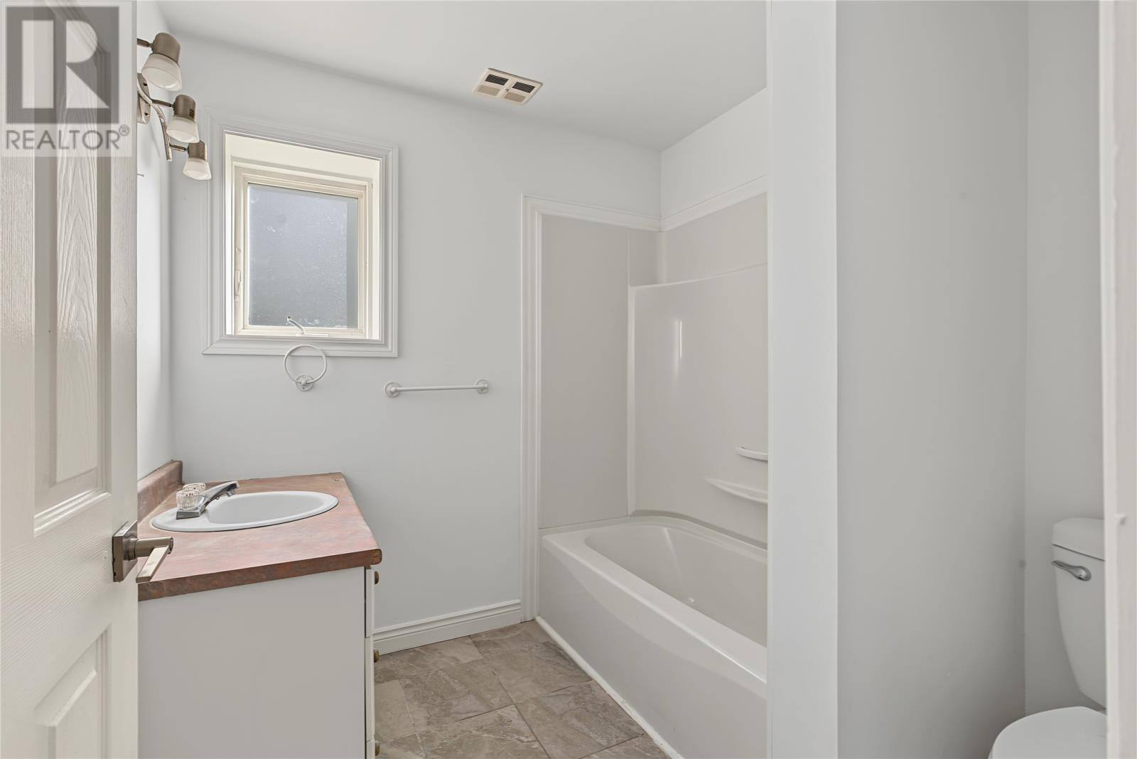 24 Gary Drive, photo 36 of 50