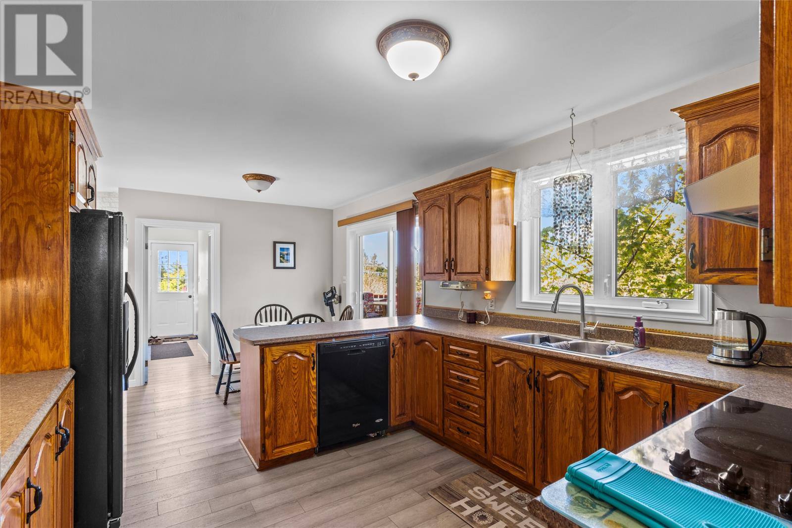 28 Dawes Hill Road, photo 11 of 45