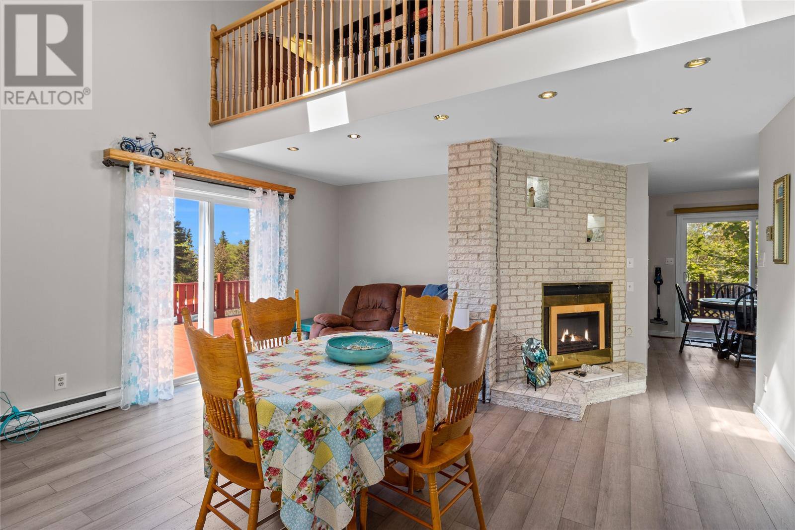 28 Dawes Hill Road, photo 14 of 45