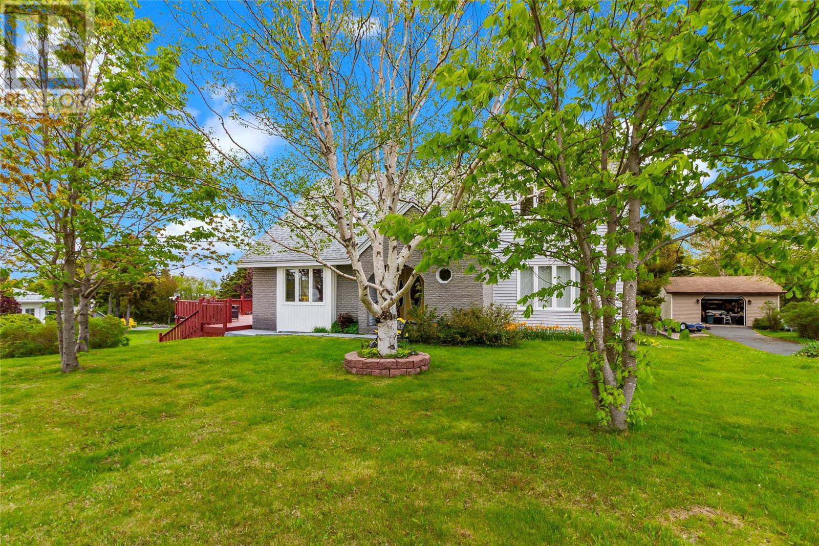 28 Dawes Hill Road, photo 3 of 45