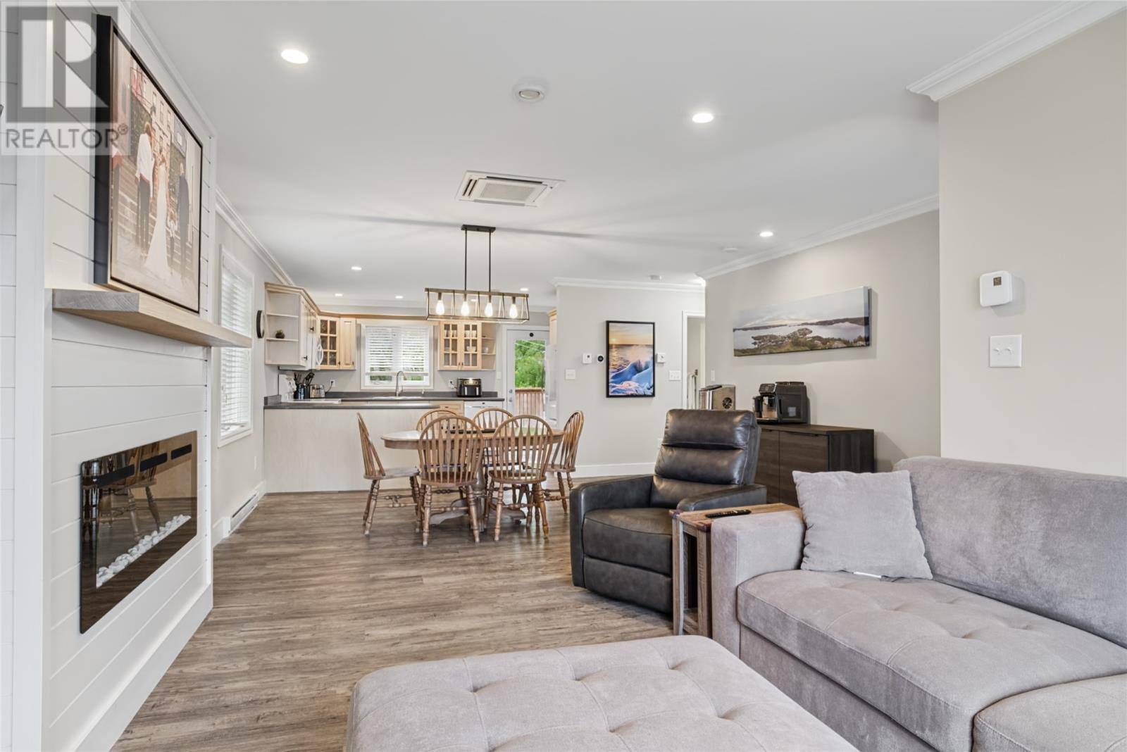 161 Lanark Drive, photo 8 of 39