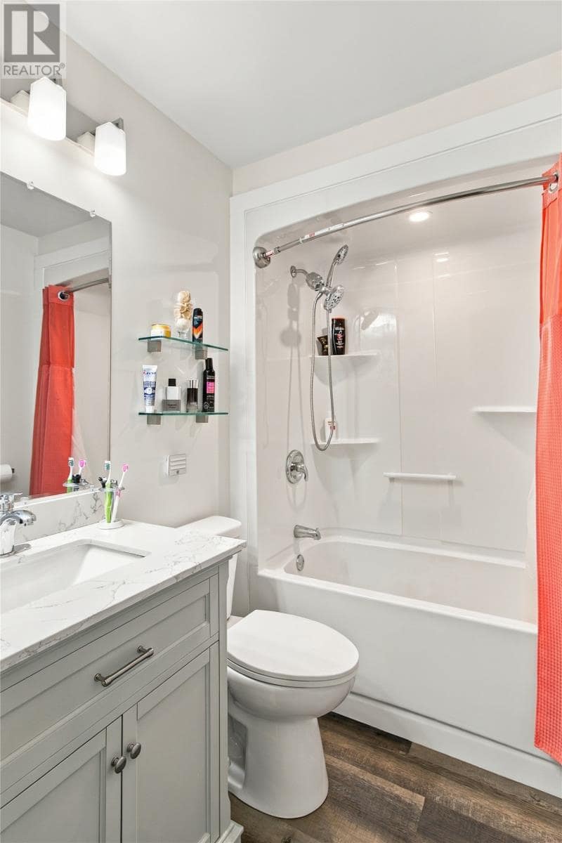 58 Oaken Drive, photo 11 of 36