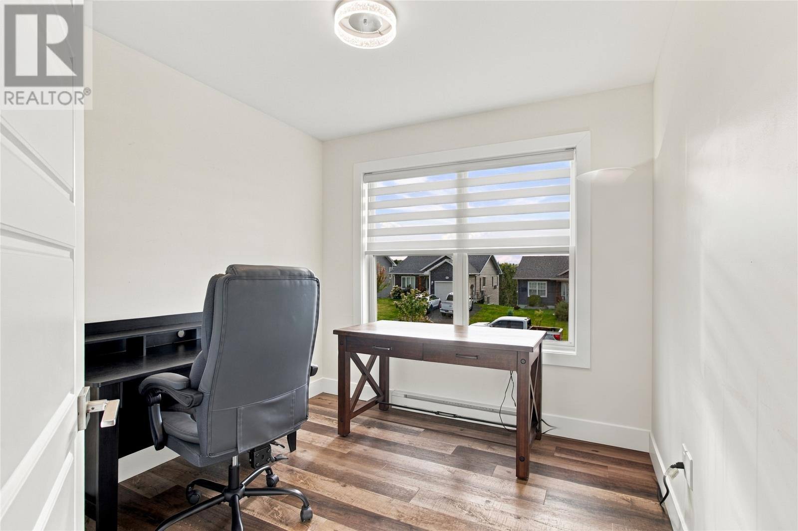 58 Oaken Drive, photo 12 of 36
