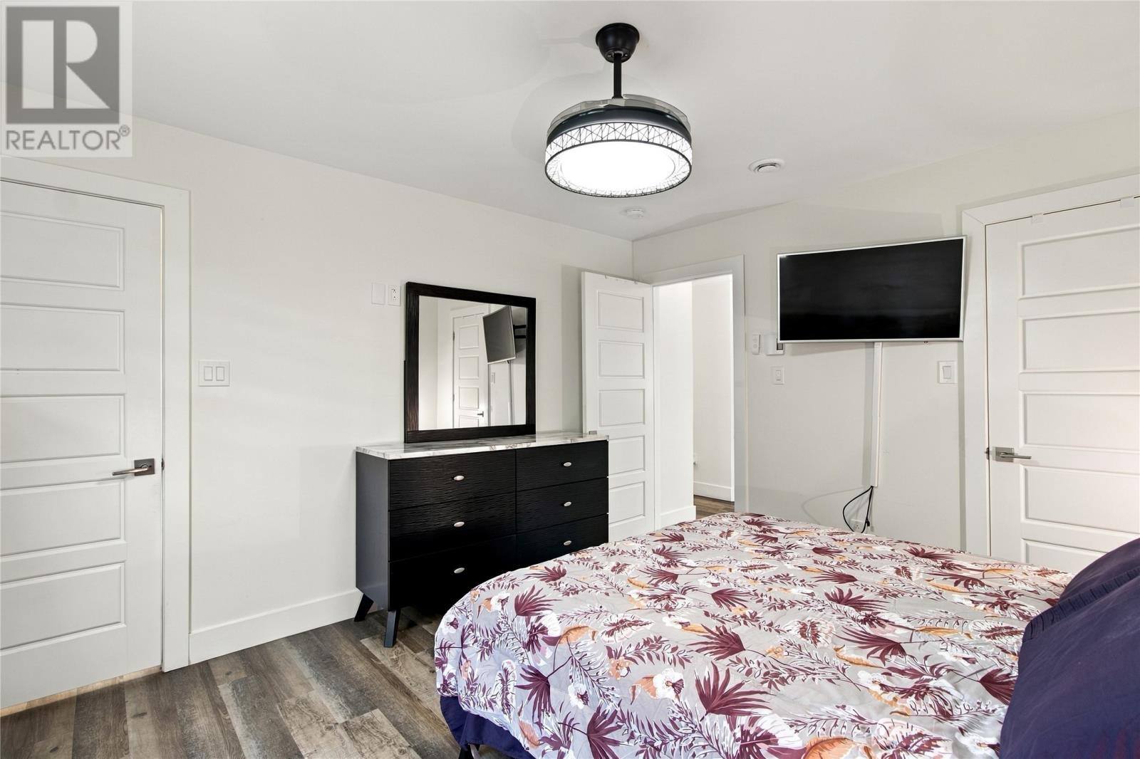 58 Oaken Drive, photo 15 of 36