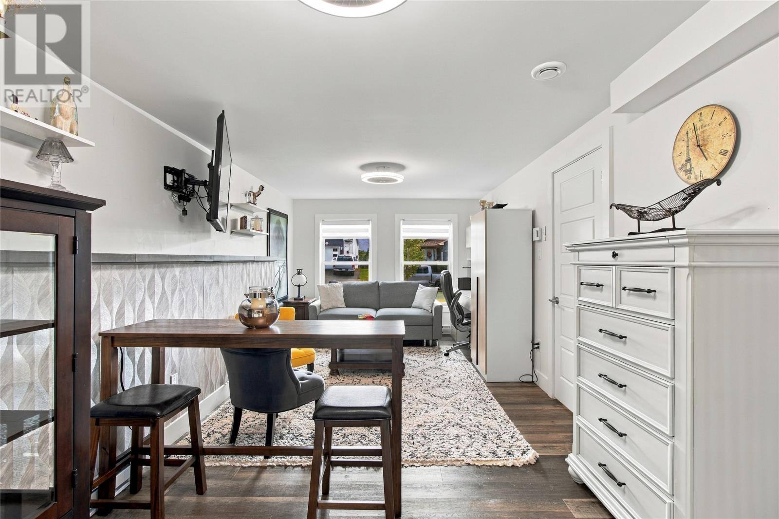 58 Oaken Drive, photo 20 of 36