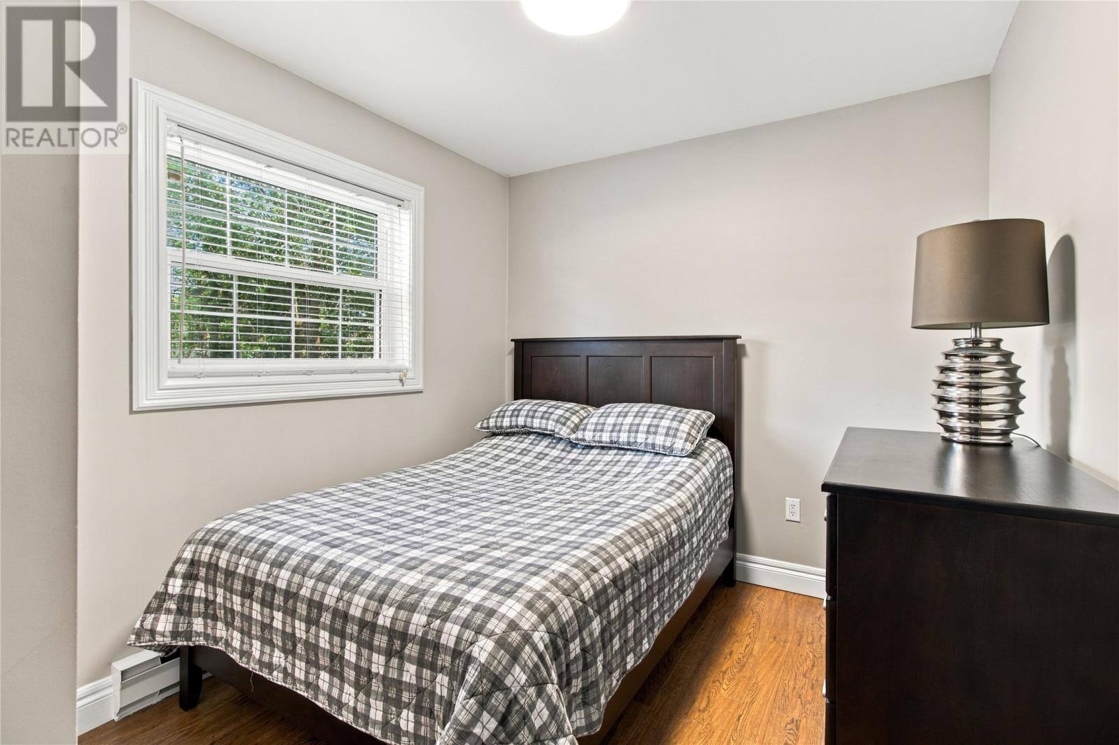12 Brookfield Road, photo 17 of 46