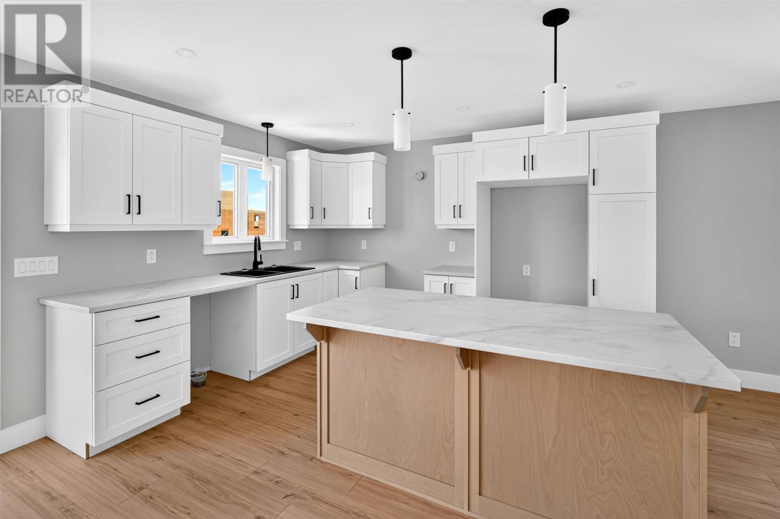 88 Trenton Drive, photo 8 of 20
