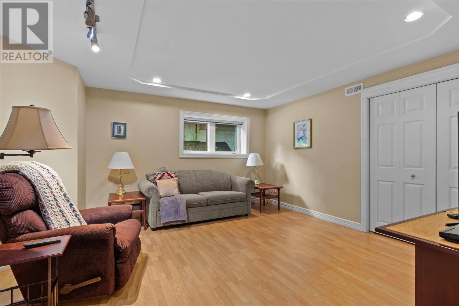 48 Squires Avenue, photo 32 of 49