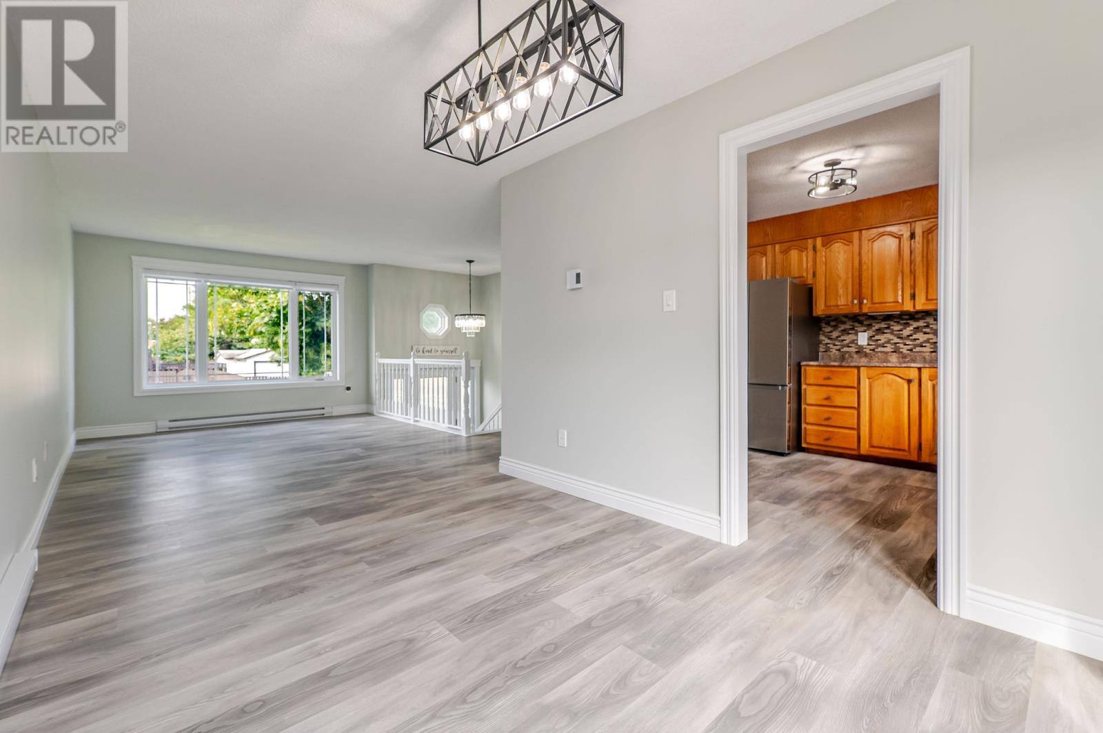 36 Moores Drive, photo 10 of 48