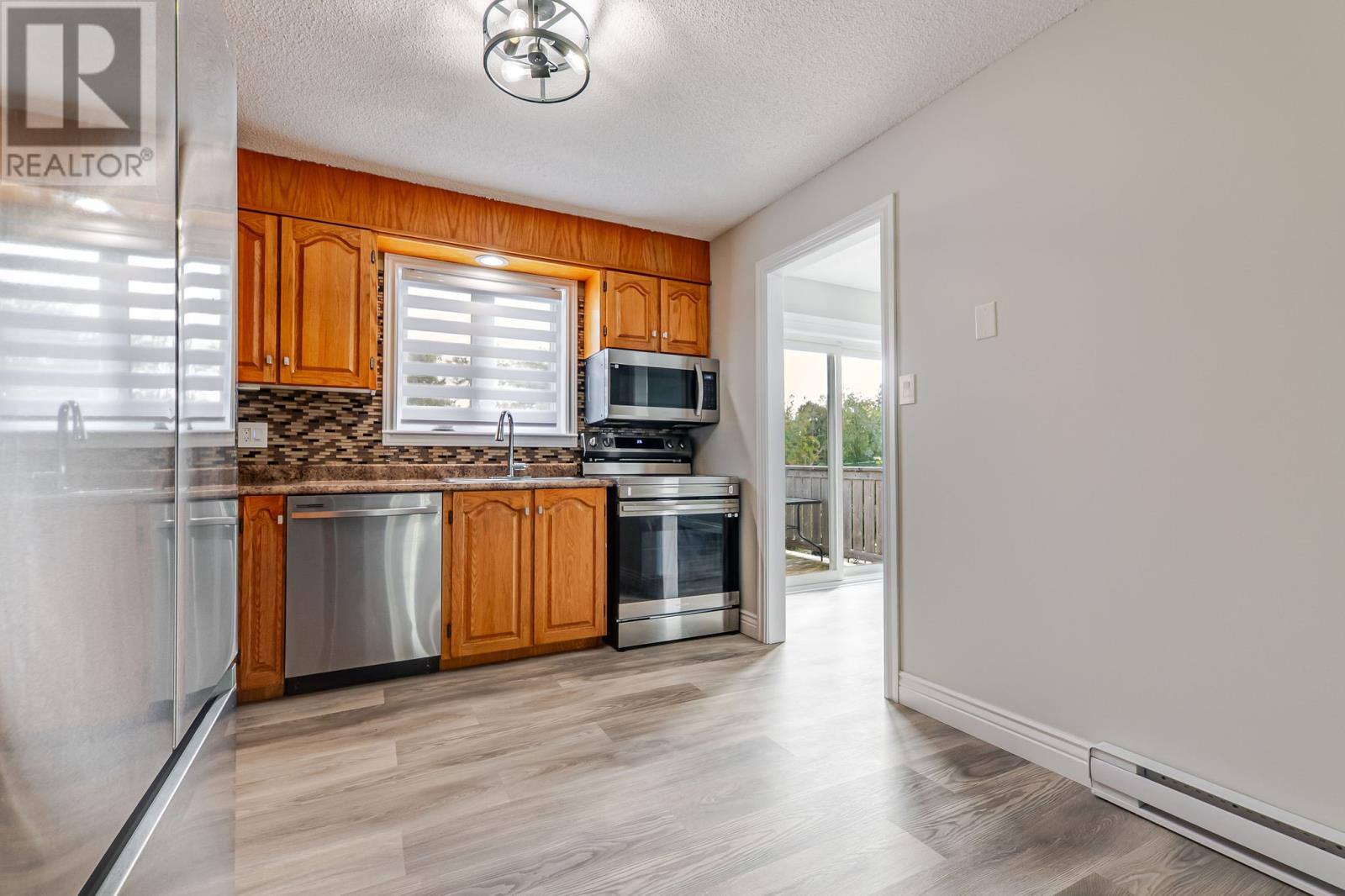 36 Moores Drive, photo 12 of 48