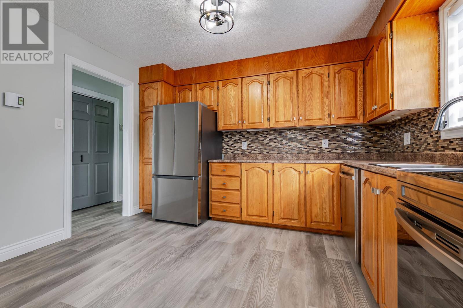 36 Moores Drive, photo 14 of 48
