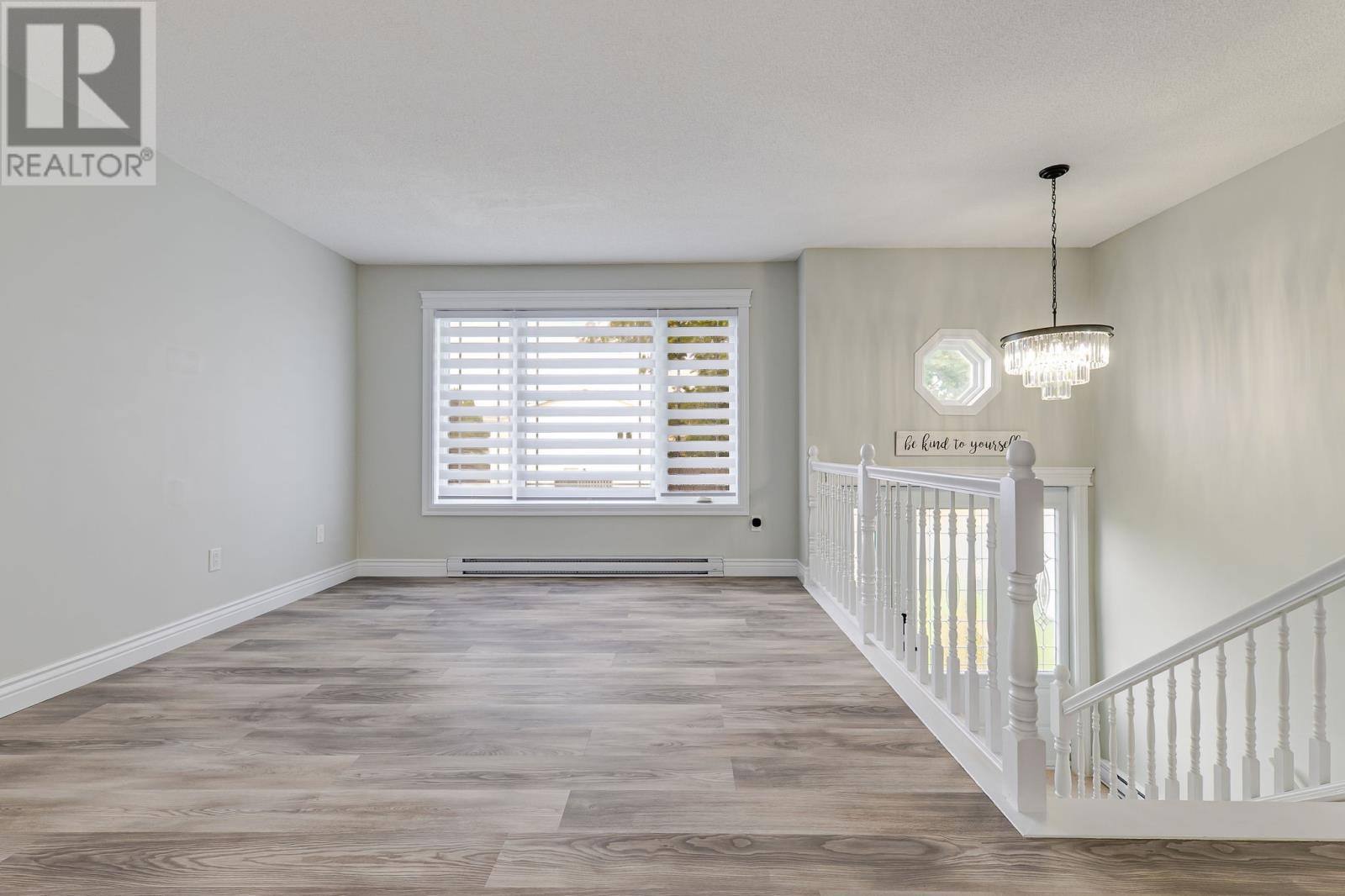 36 Moores Drive, photo 5 of 48