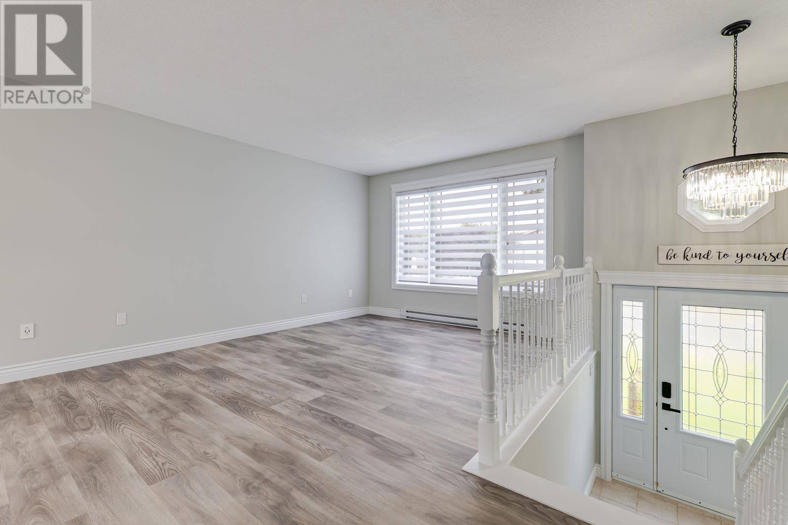 36 Moores Drive, photo 7 of 48