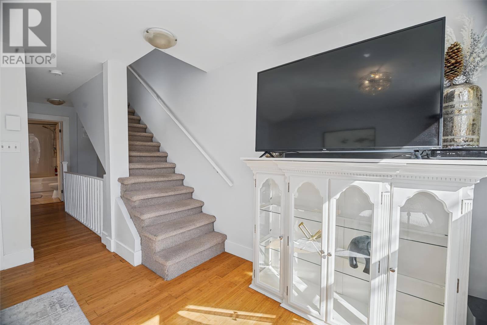 112 Bond Street, photo 12 of 27