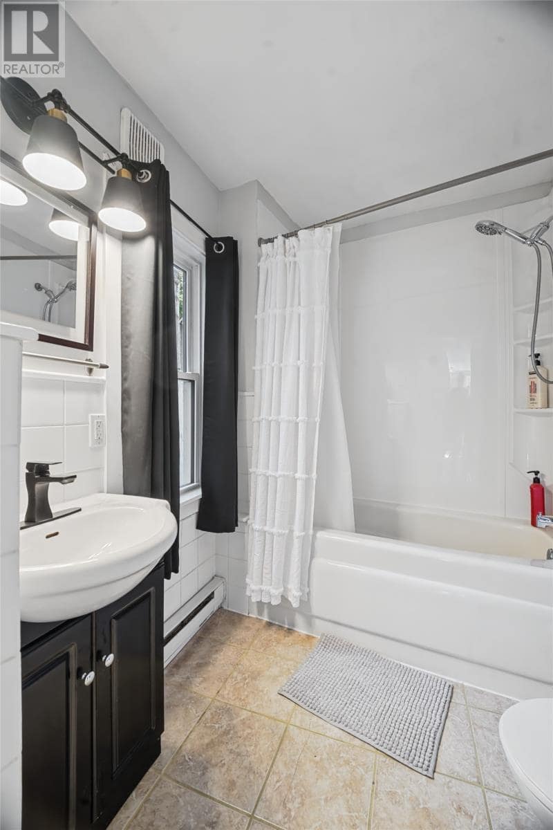 112 Bond Street, photo 17 of 27