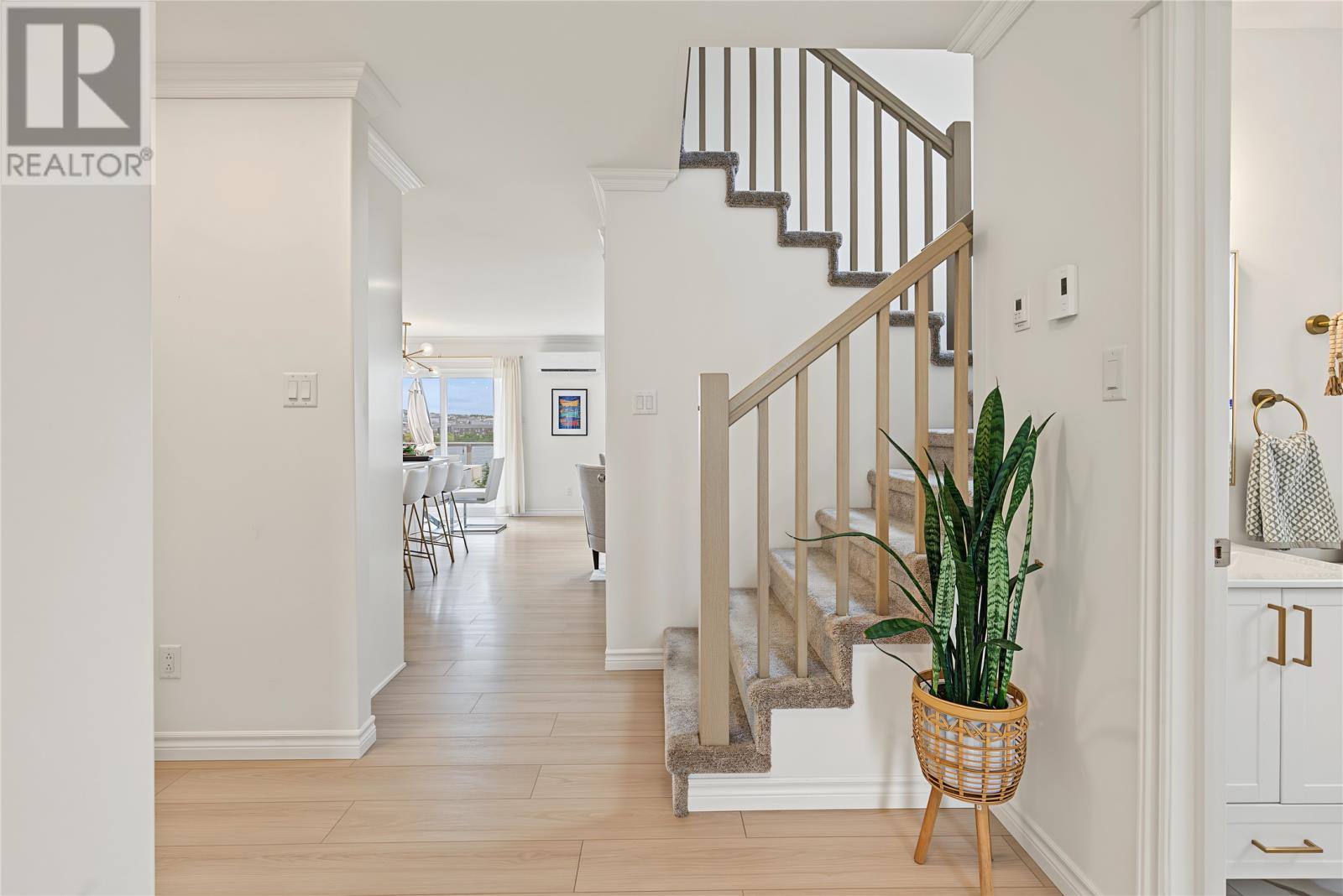 172 Lanark Drive, photo 10 of 31