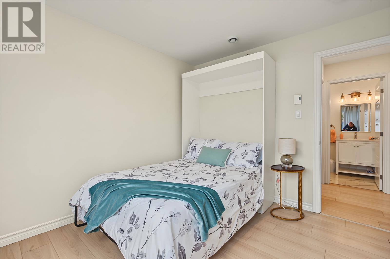 172 Lanark Drive, photo 24 of 31