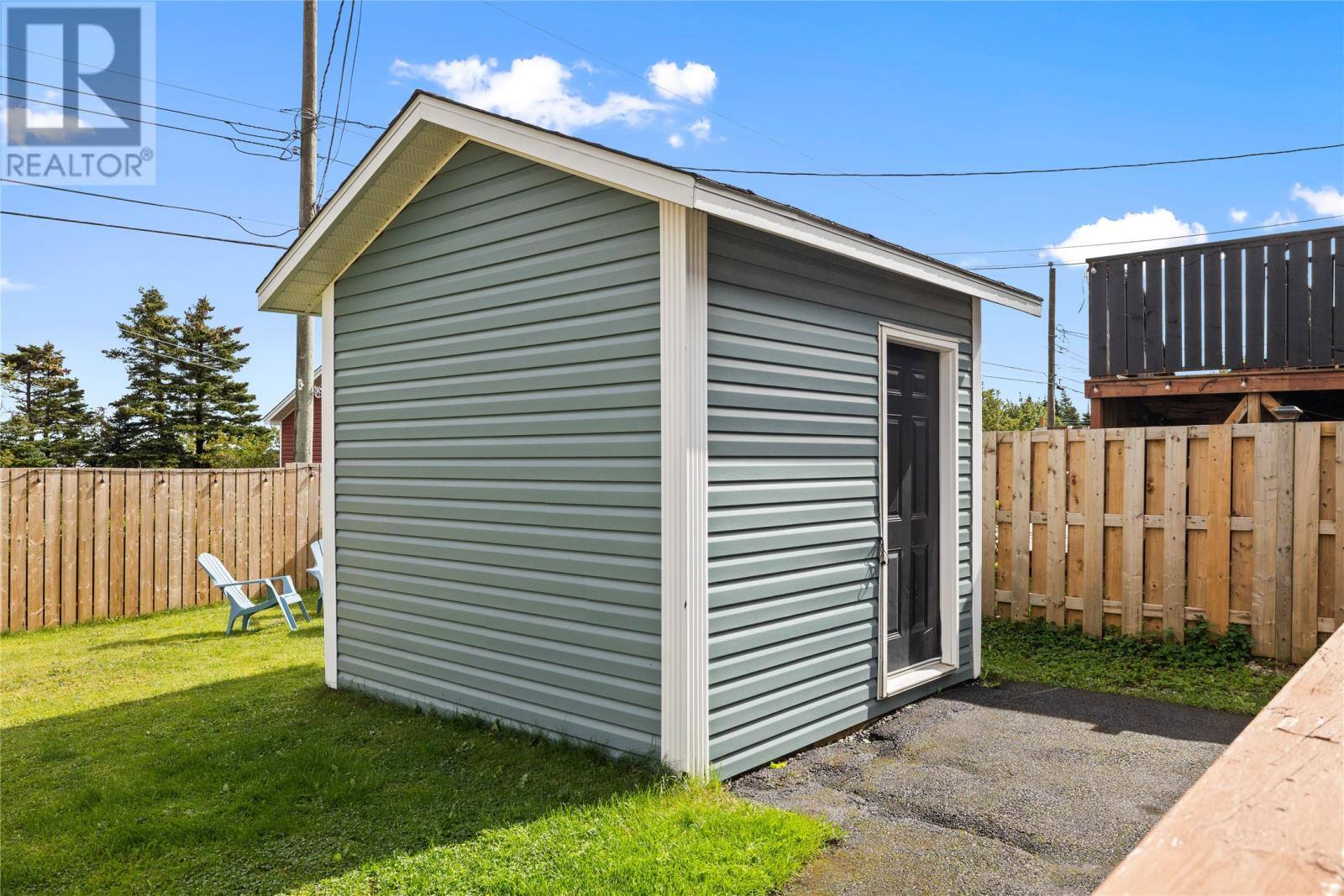 86 Hollyberry Drive, photo 32 of 37