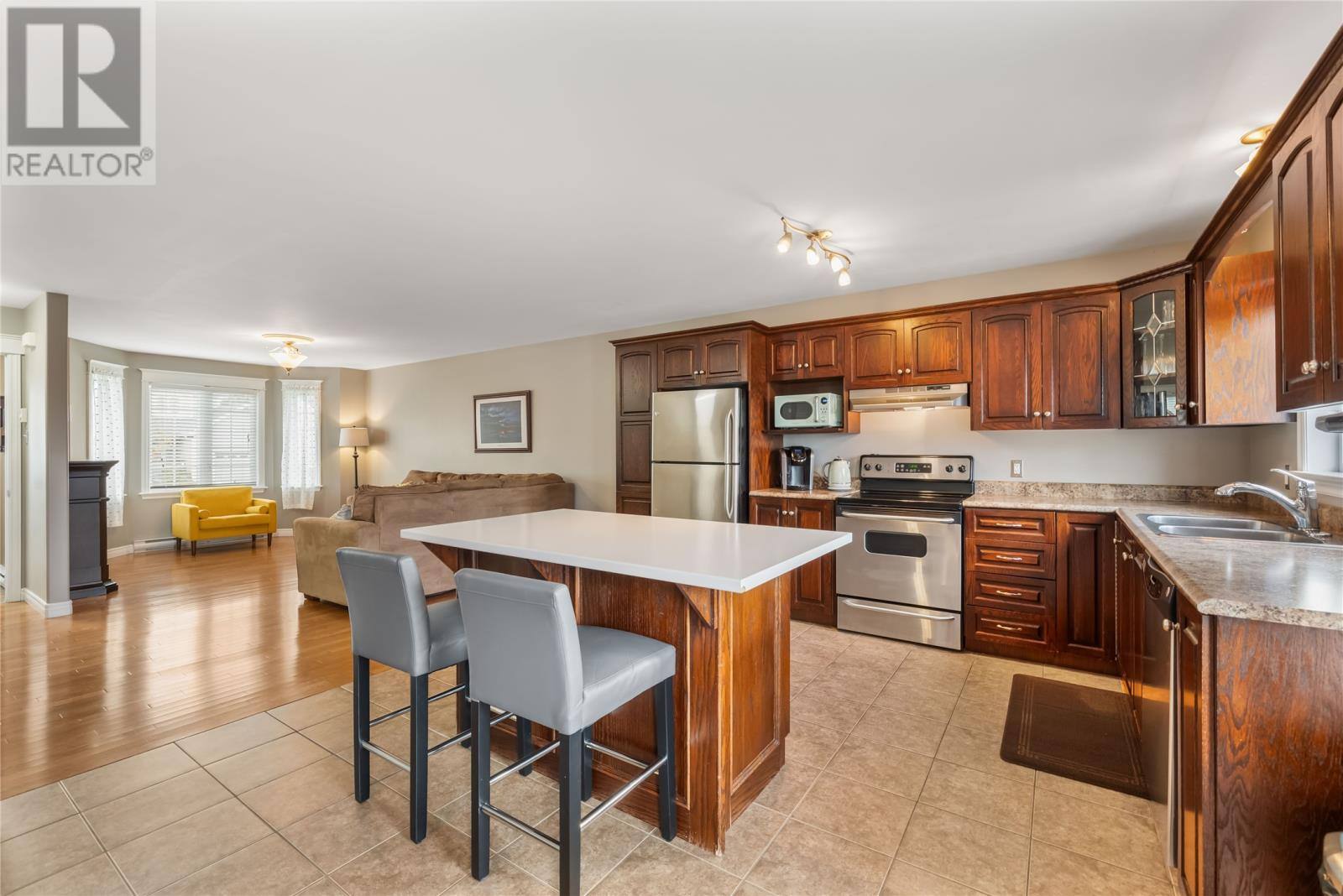 86 Hollyberry Drive, photo 7 of 37