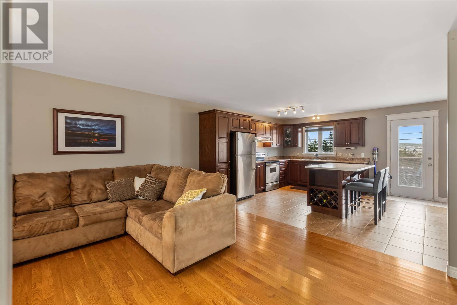 86 Hollyberry Drive, photo 8 of 37