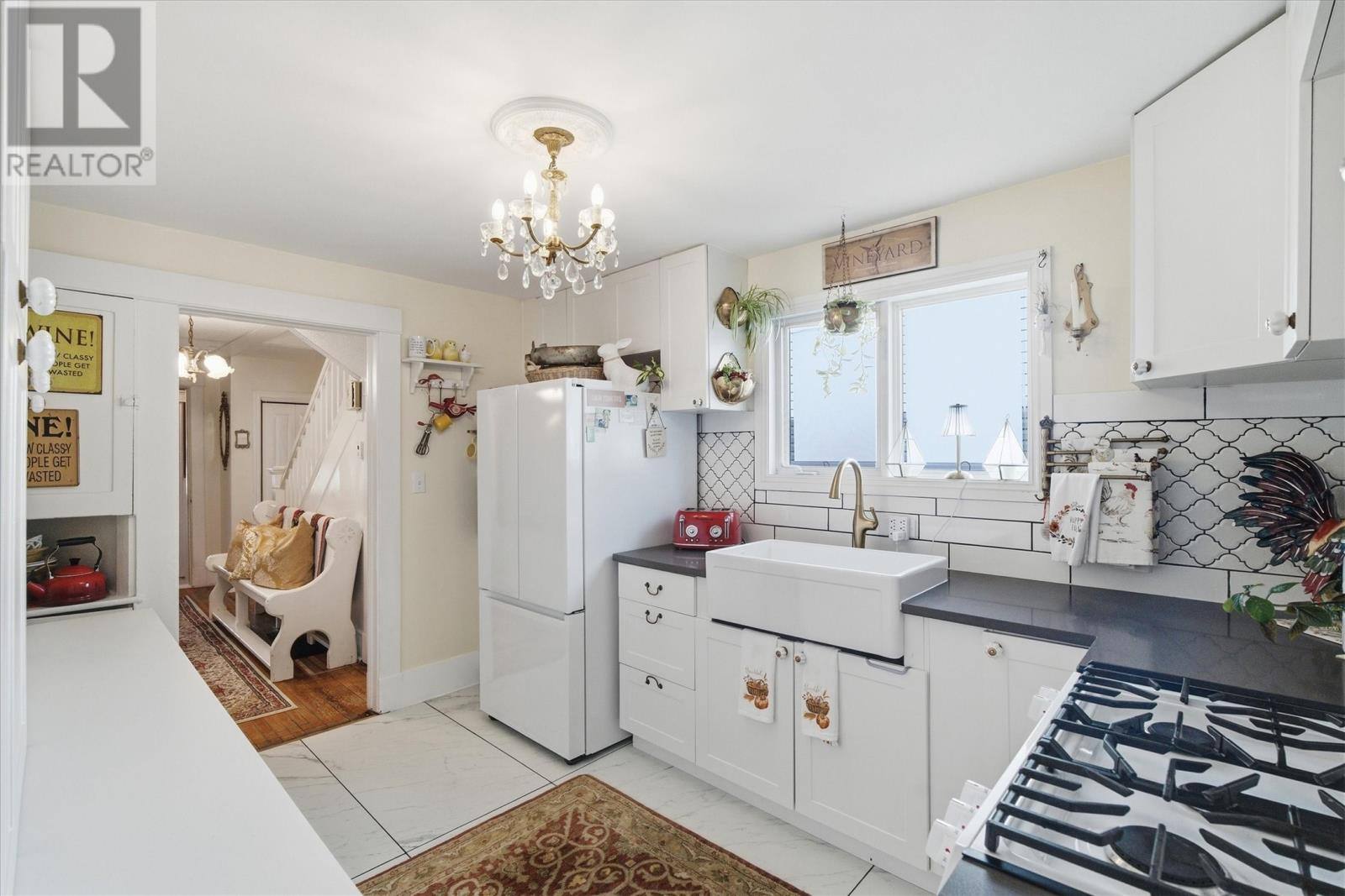 213 Pennywell Road, photo 11 of 34