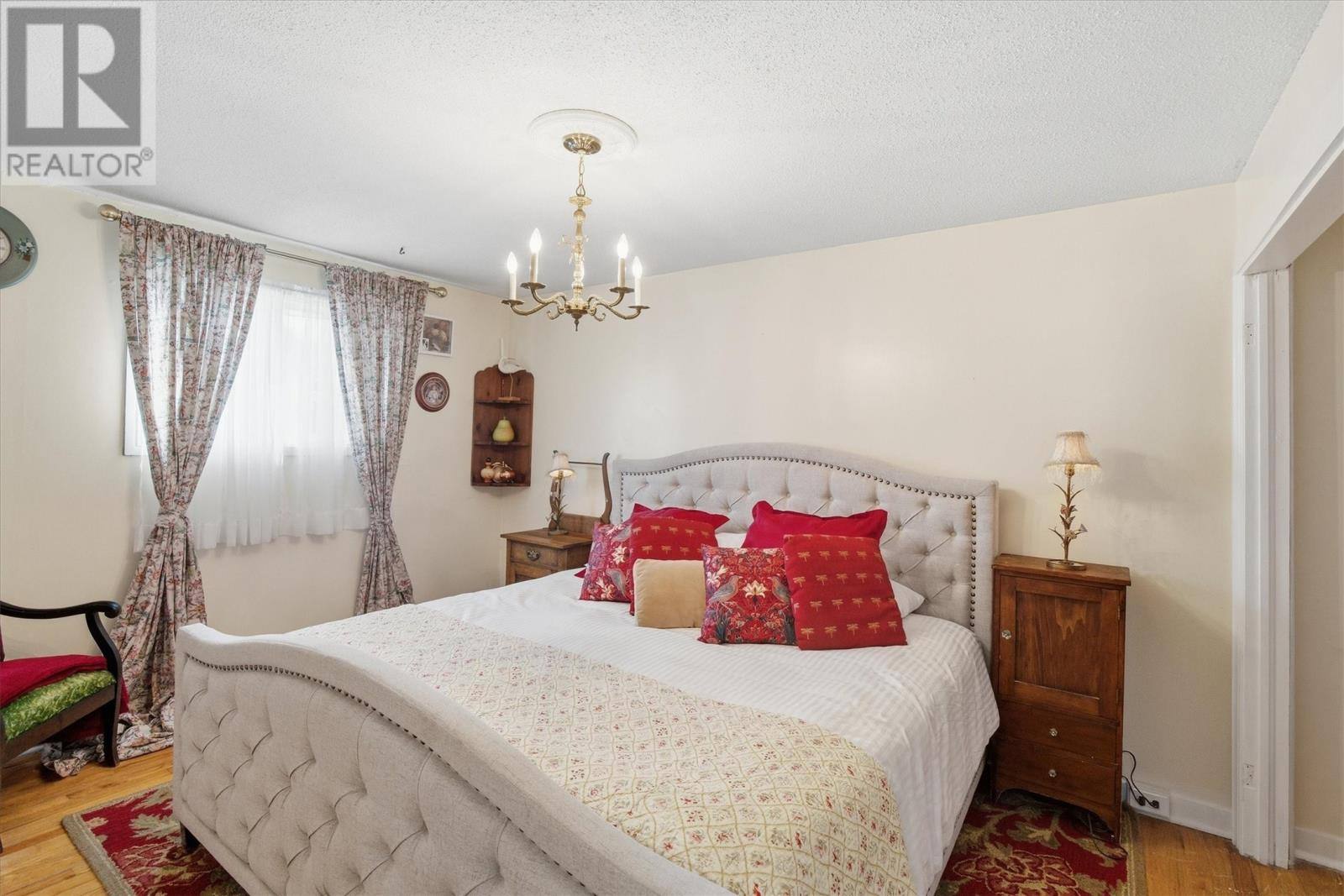 213 Pennywell Road, photo 13 of 34