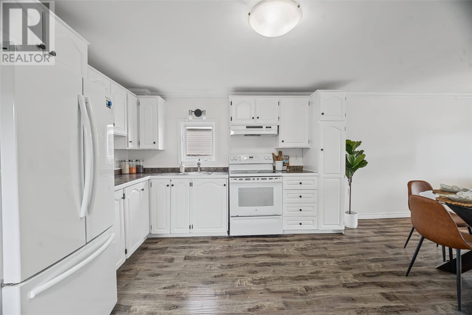 14 Ashgrove Drive, photo 8 of 21