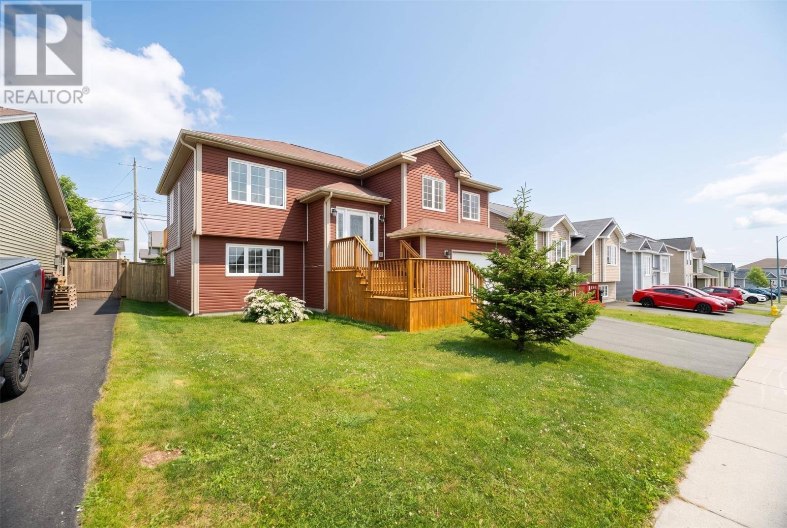 48 DAUNTLESS Street, photo 1 of 30