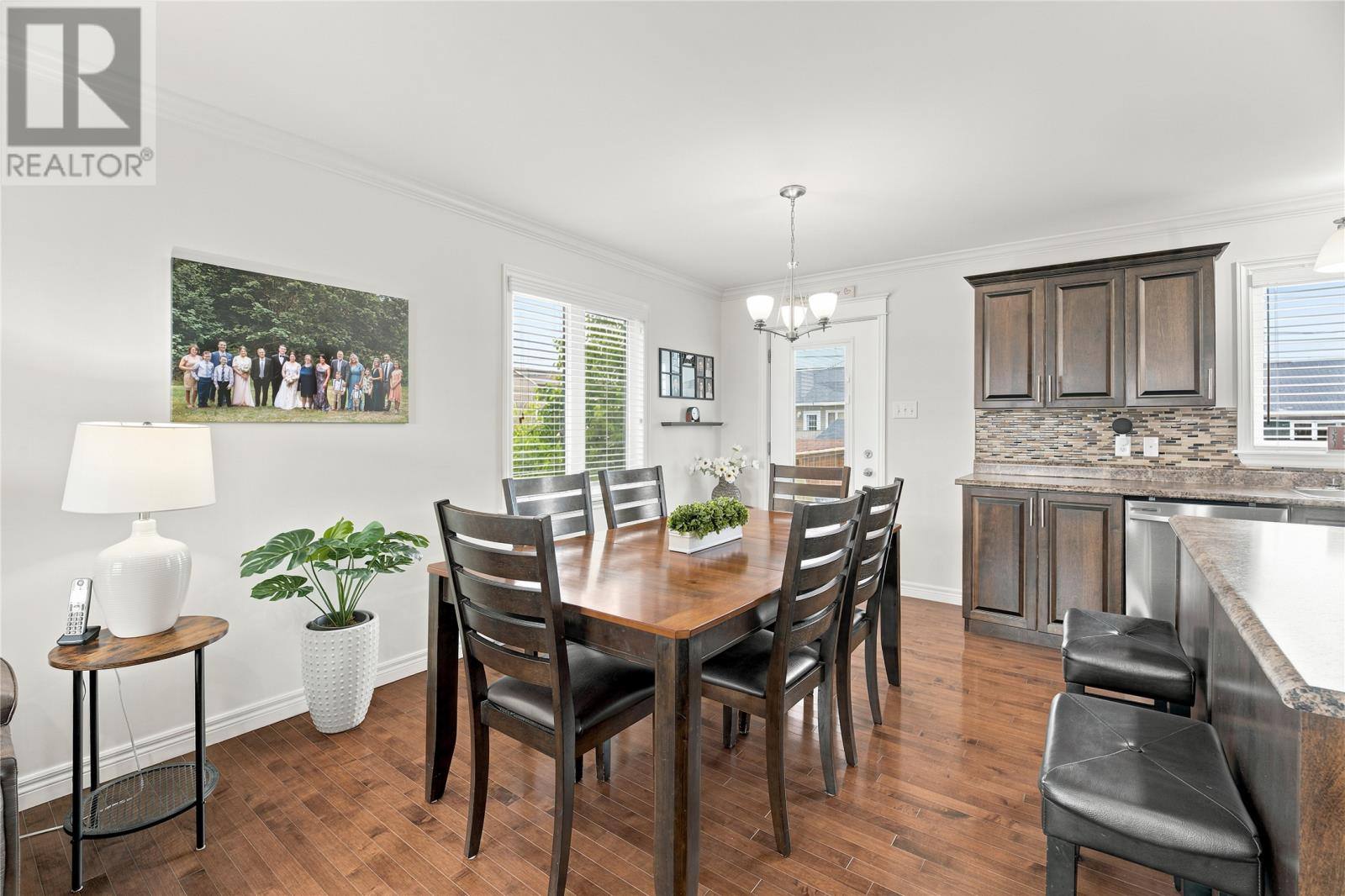48 DAUNTLESS Street, photo 10 of 30