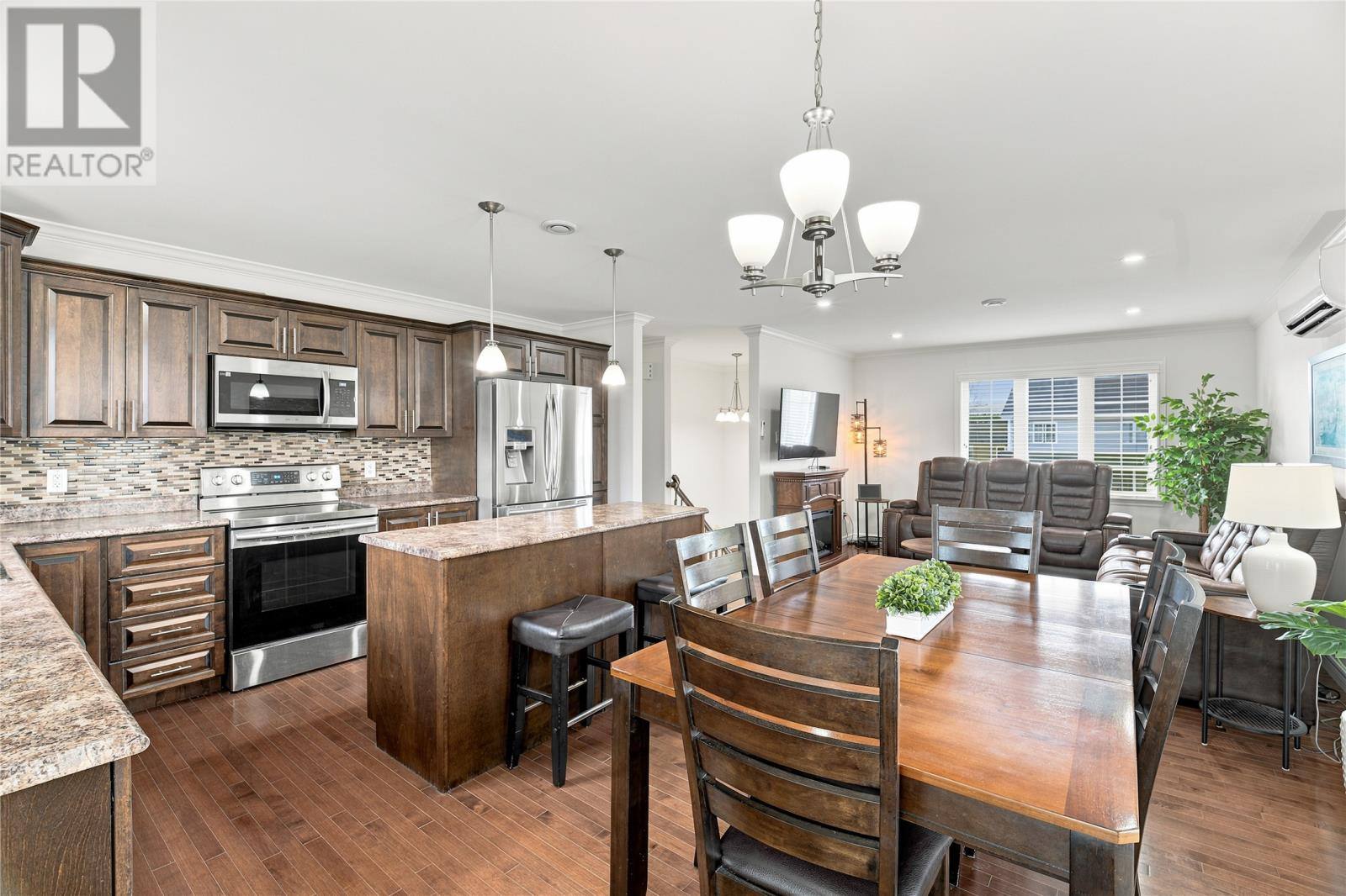 48 DAUNTLESS Street, photo 11 of 30