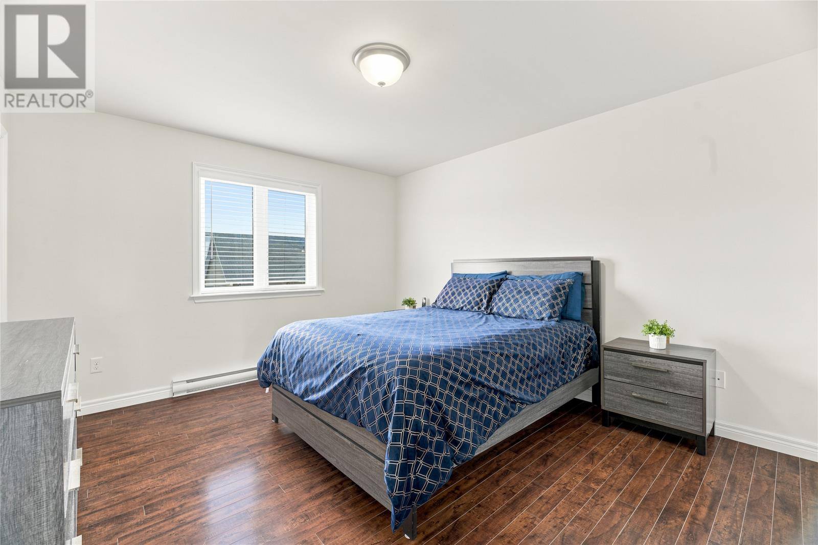 48 DAUNTLESS Street, photo 12 of 30
