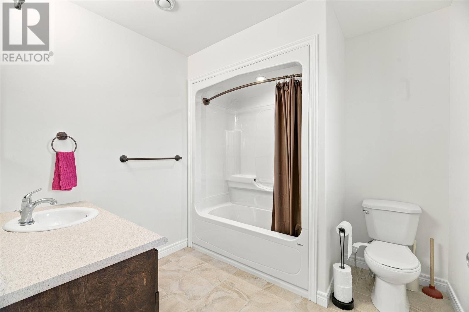 48 DAUNTLESS Street, photo 14 of 30