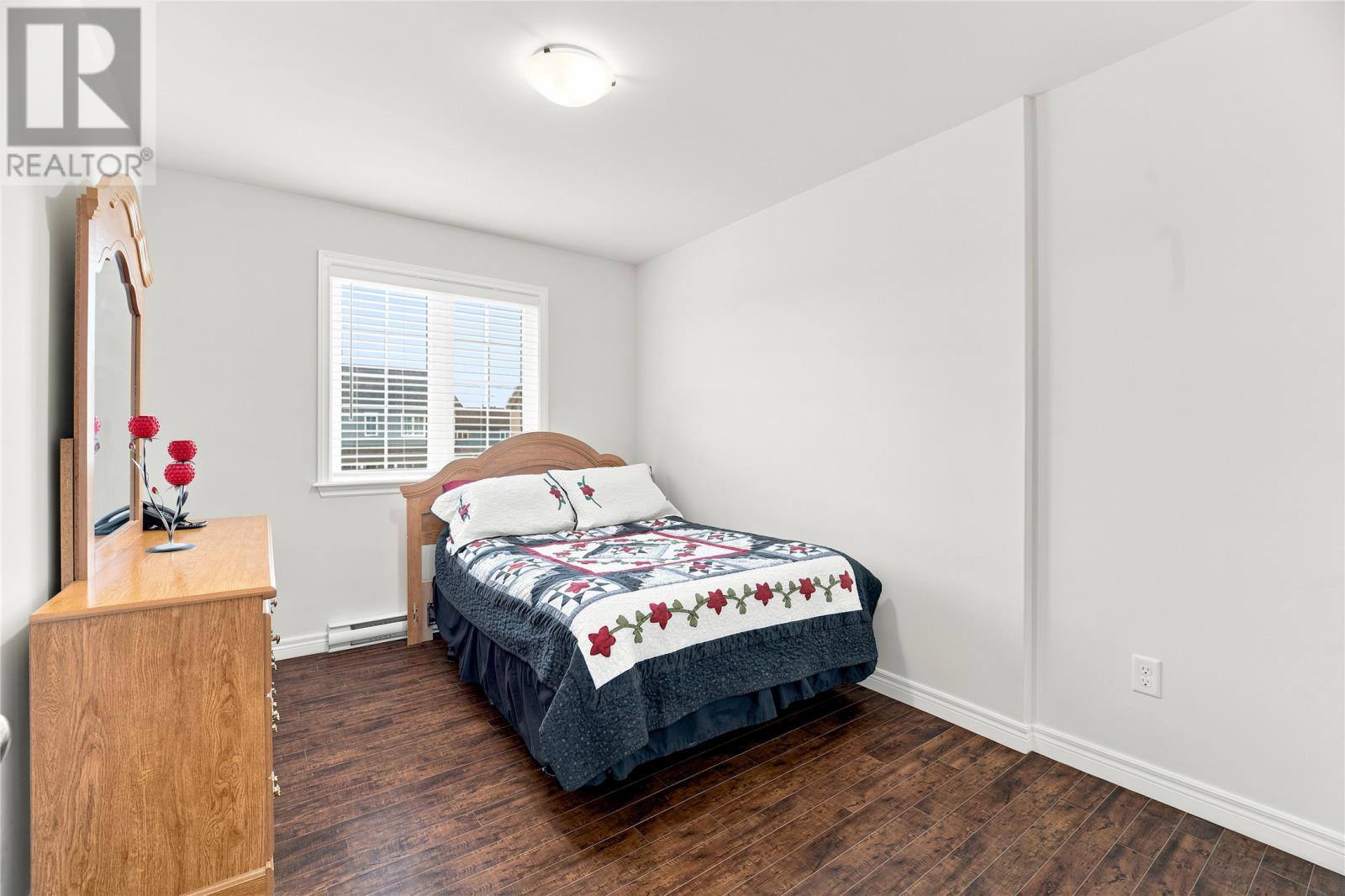 48 DAUNTLESS Street, photo 15 of 30