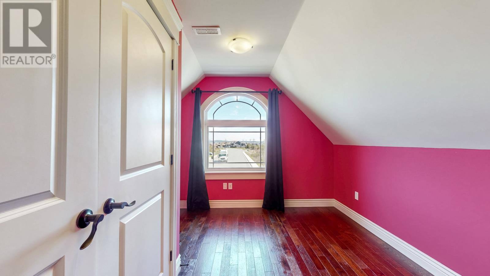 111 Cheeseman Drive, photo 24 of 49