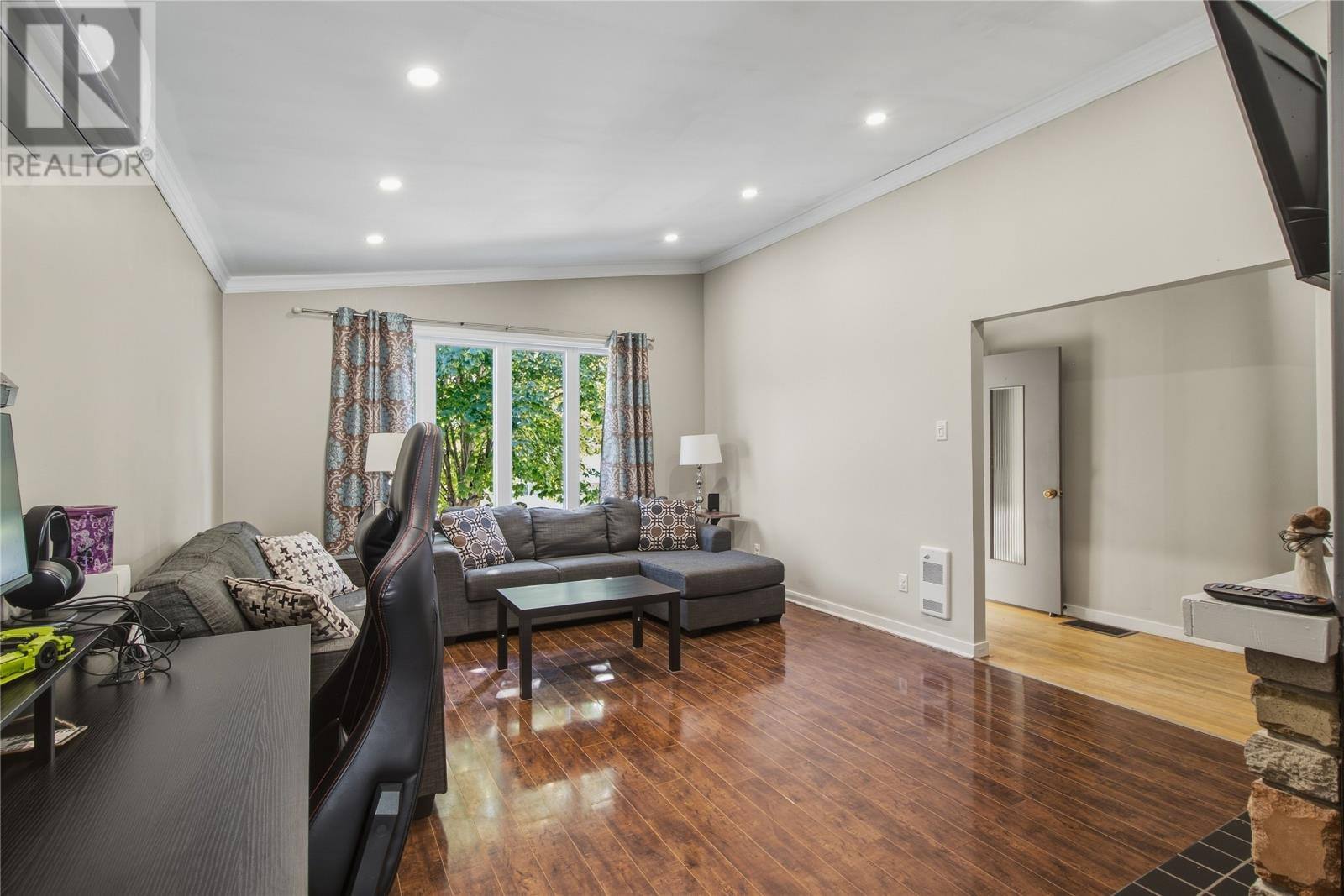 48 Amherst Heights, photo 5 of 30