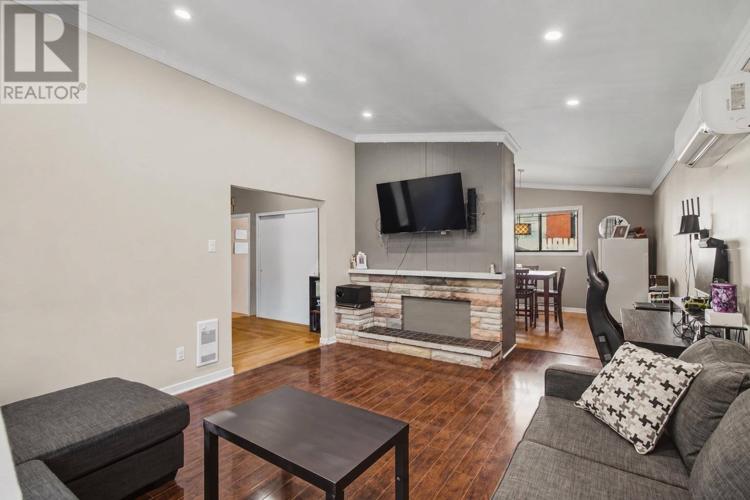 48 Amherst Heights, photo 6 of 30
